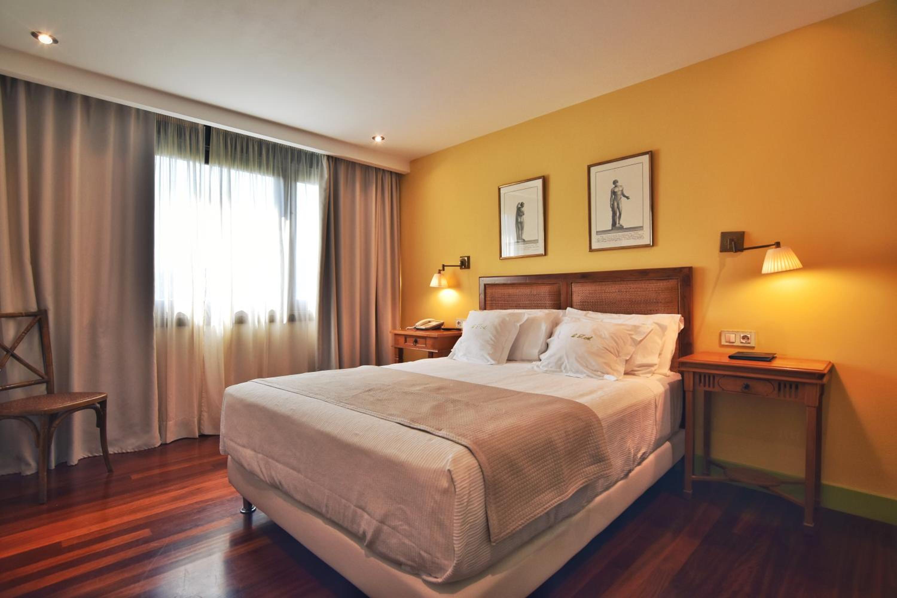 Double Room - Photo 10