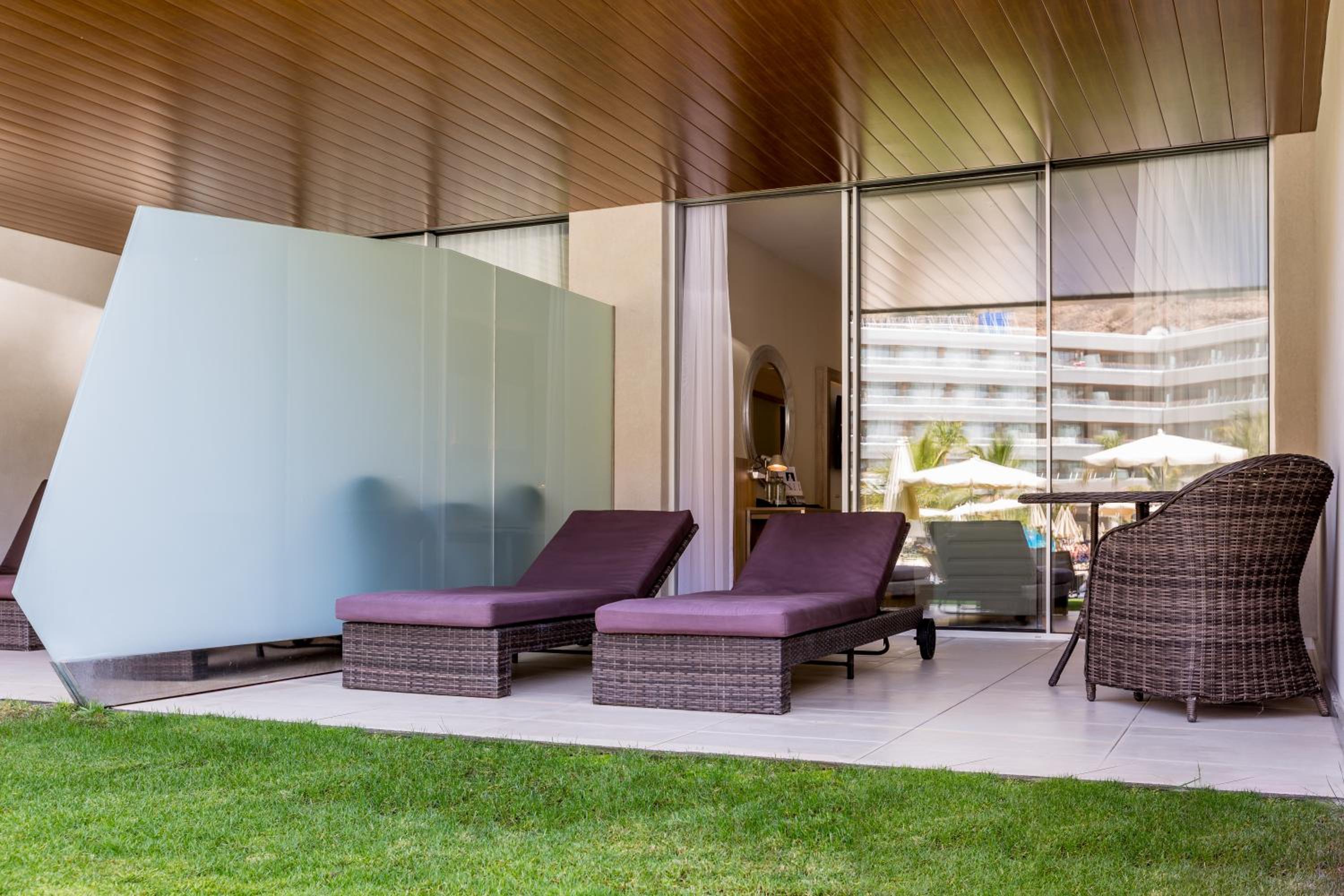 Habitación Superior con Acceso a la Piscina