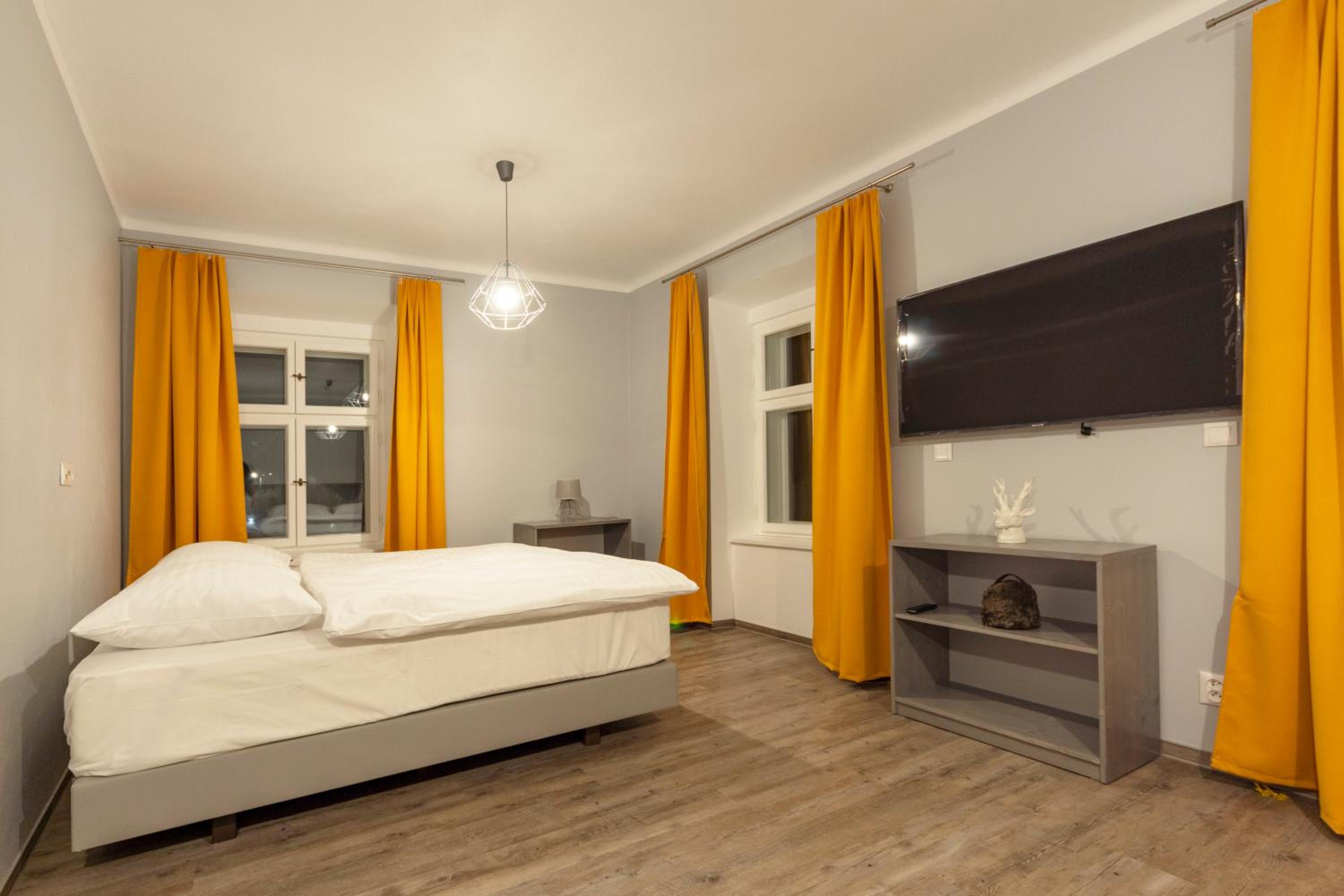 Deluxe Double Room with Extra Bed photo 3