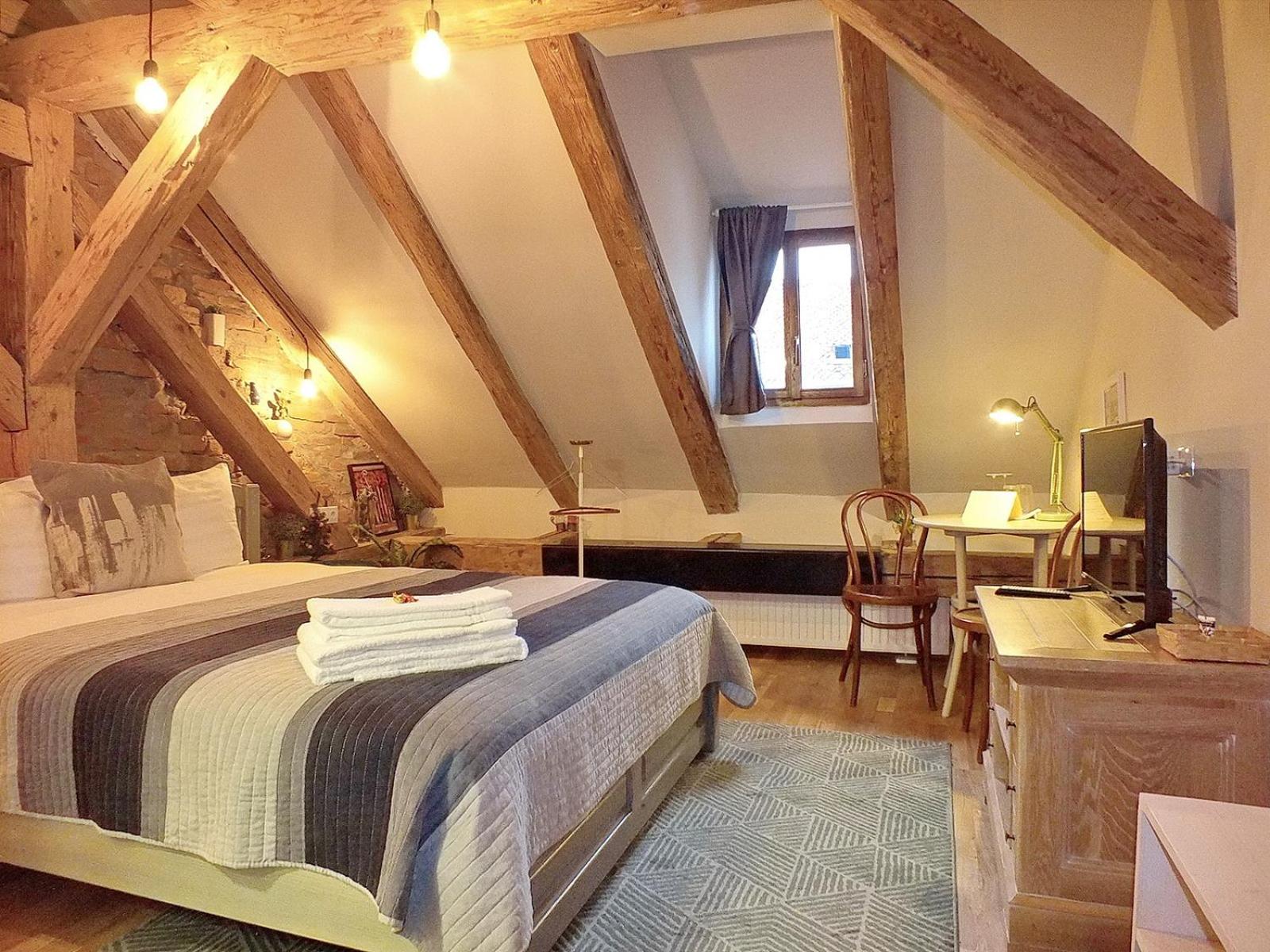 Double Room - Photo 40