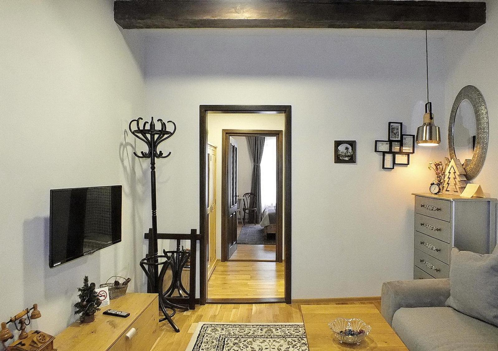 Suite with City View - Photo 10