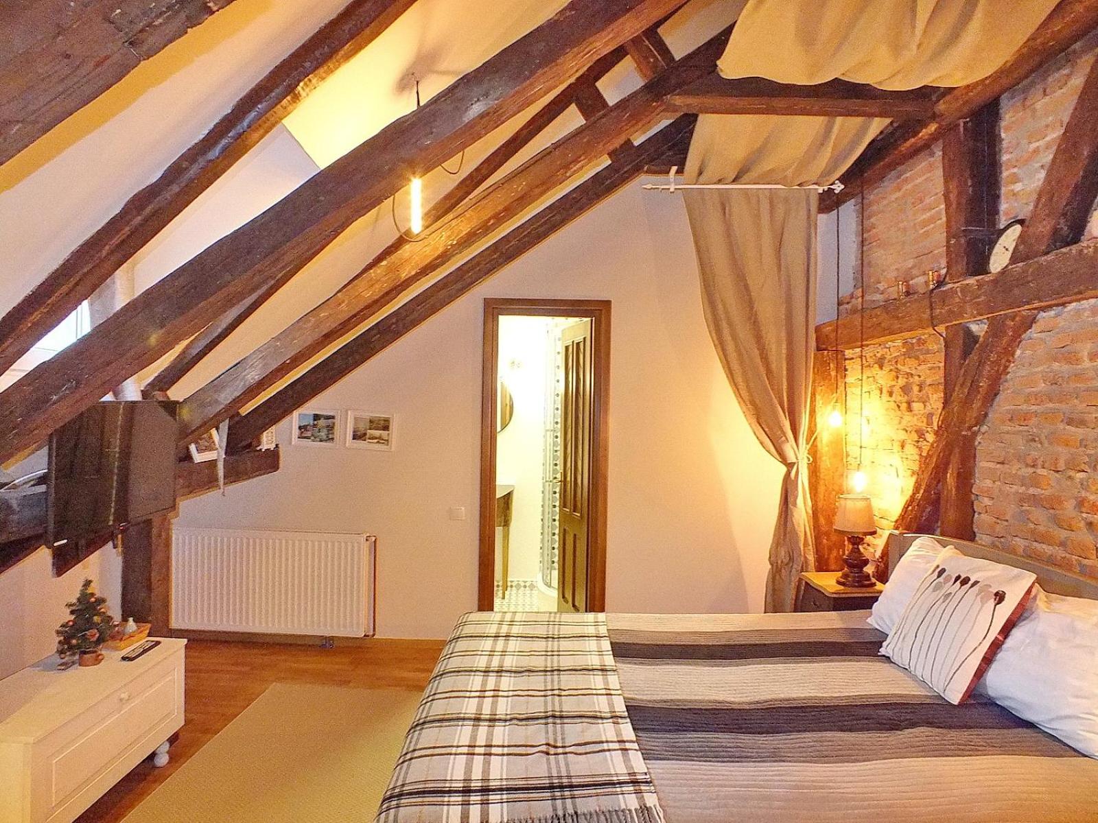 Double Room - Photo 33