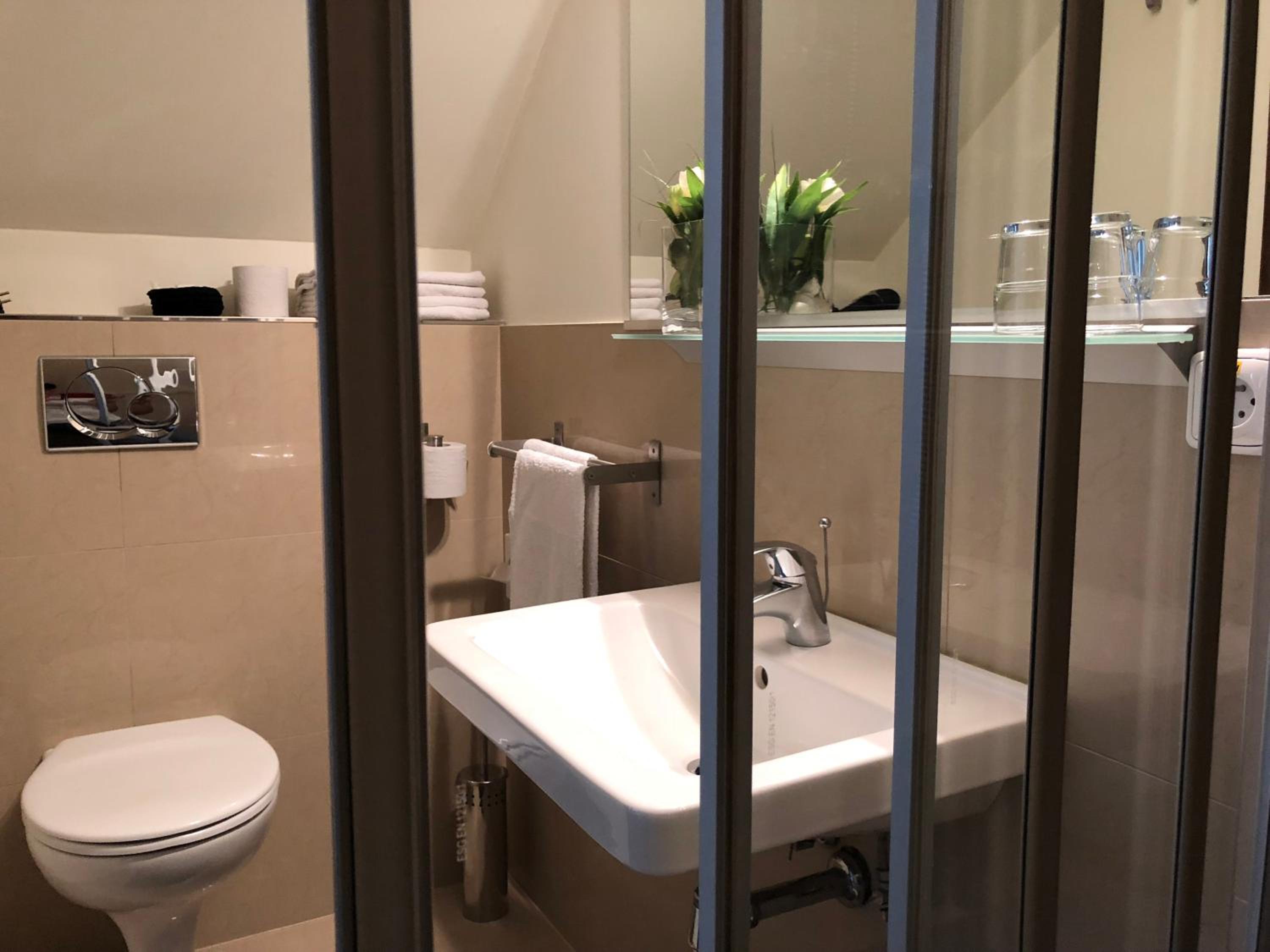 Double or Twin Room photo 3
