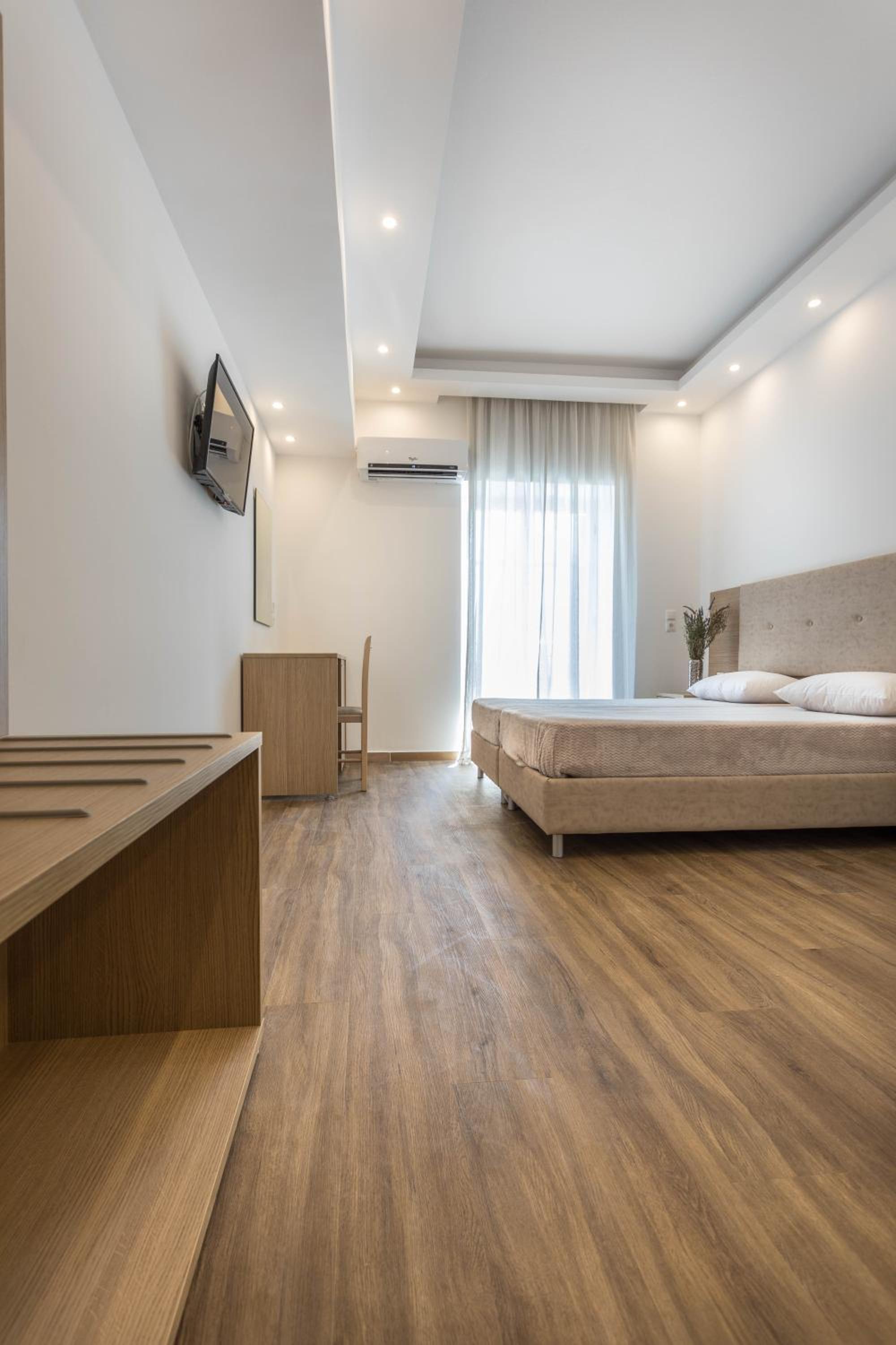 Superior Double or Twin Room - Photo 9