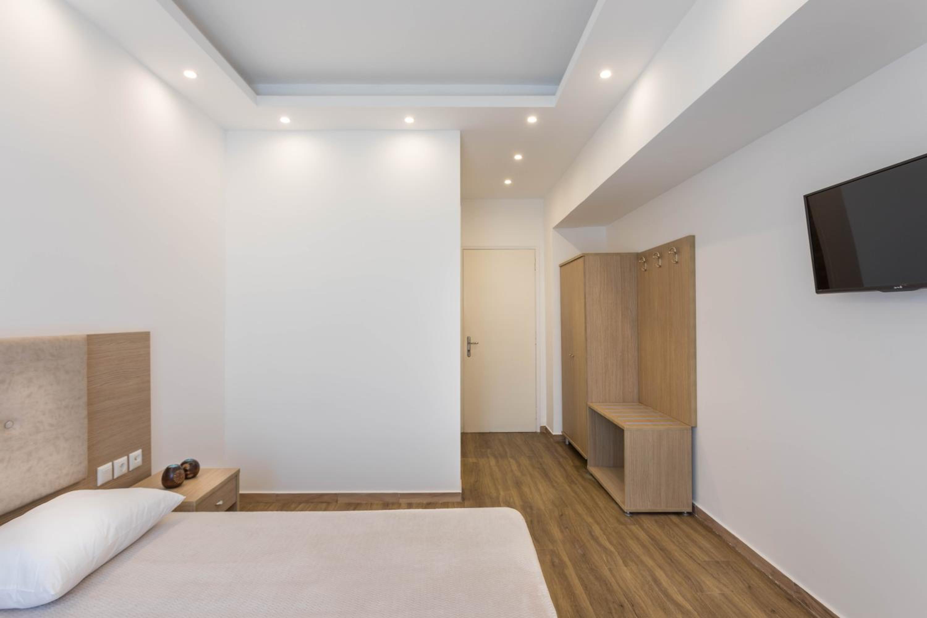 Superior Double or Twin Room - Photo 10