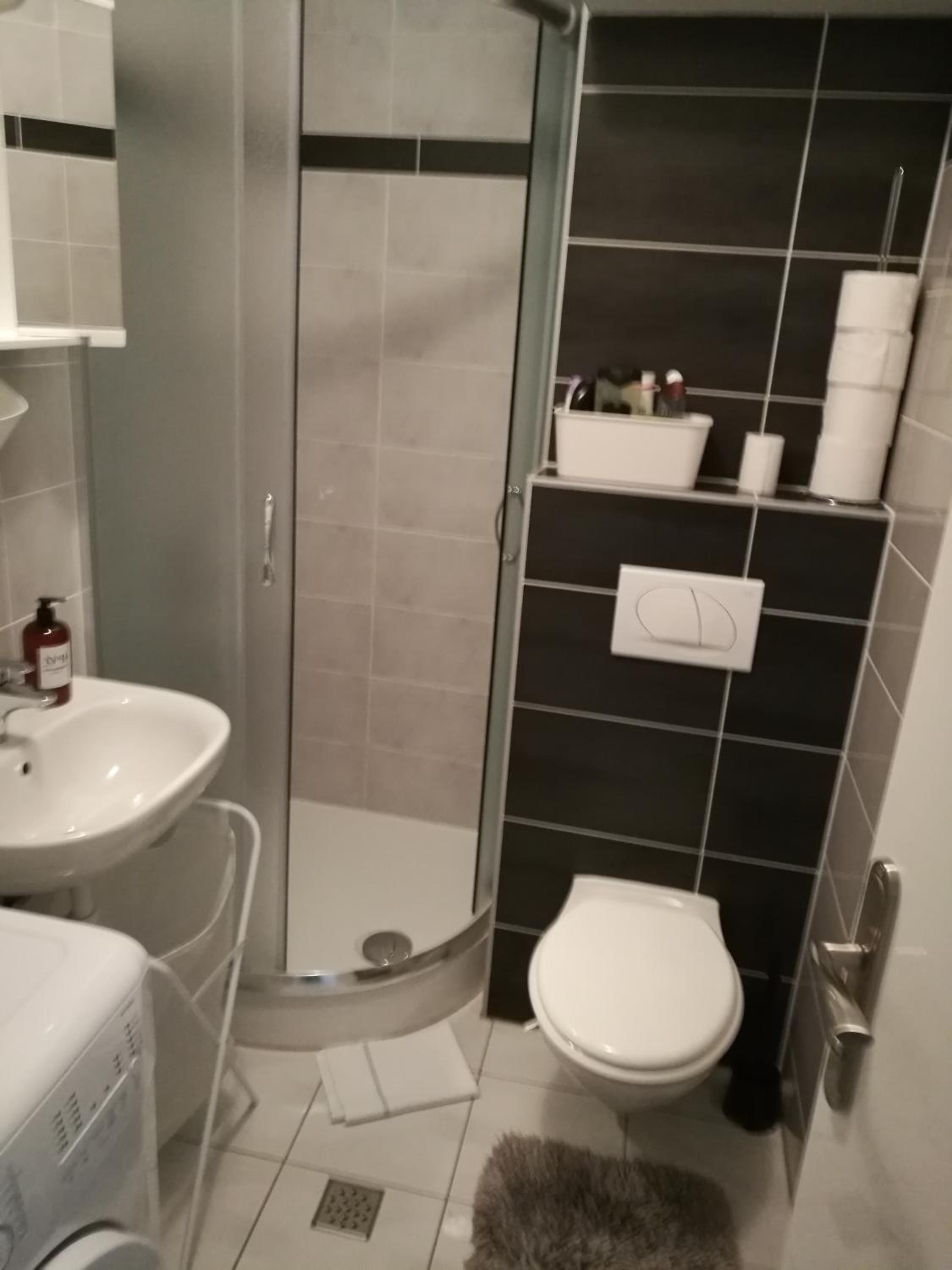 One-Bedroom Apartment - Photo 12