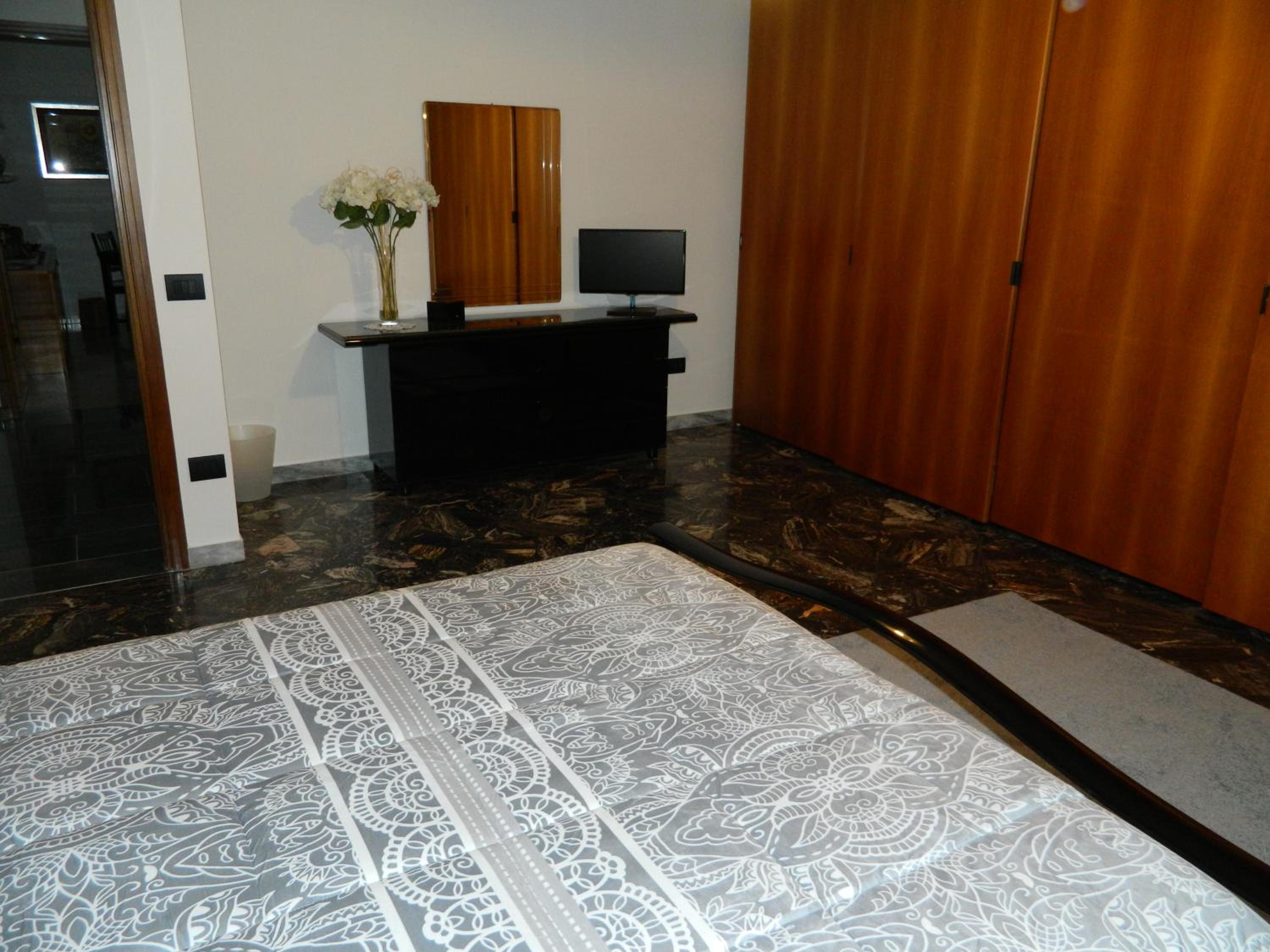 Double Room with Private External Bathroom photo 2
