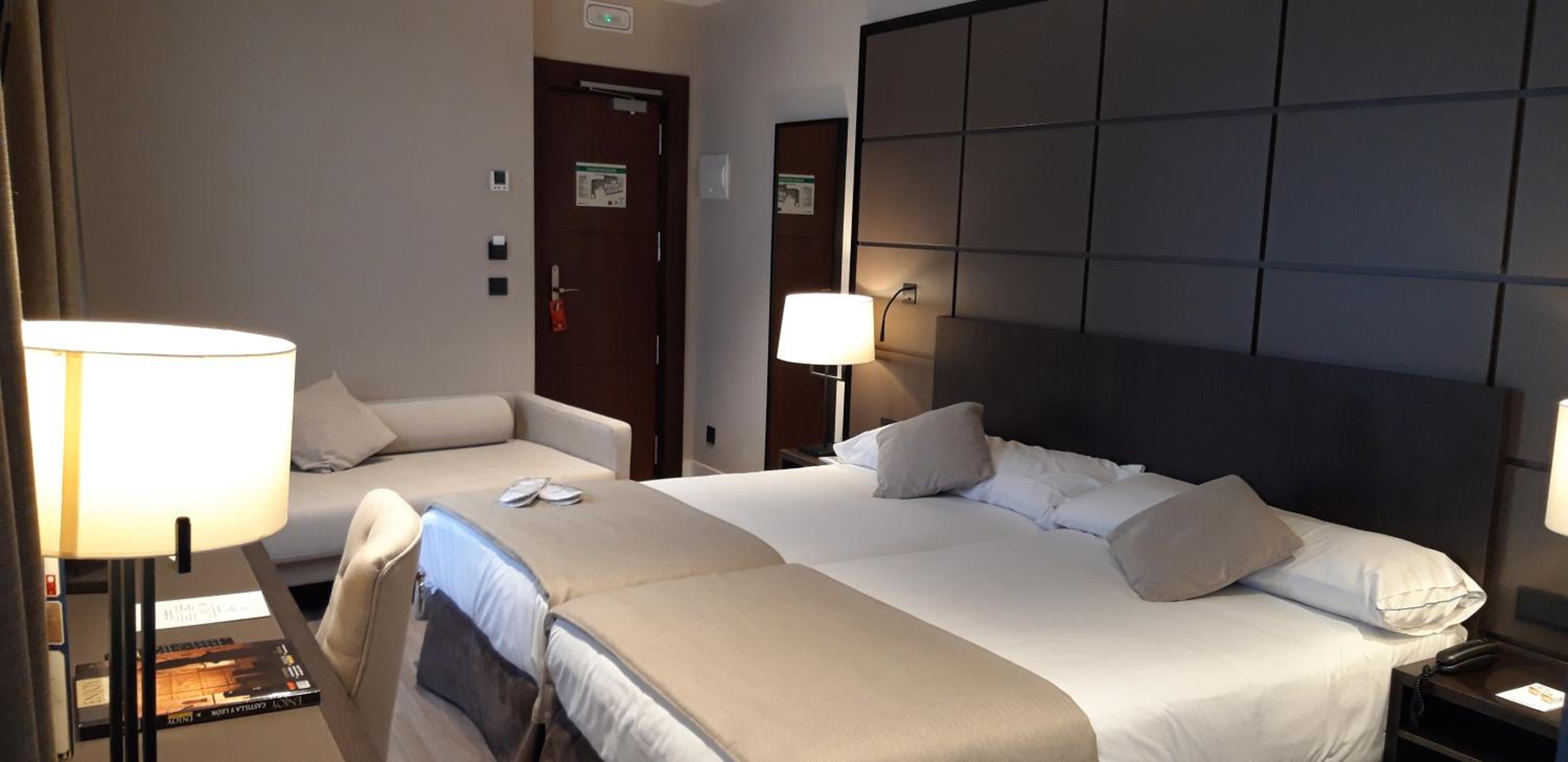 Superior Triple Room - Photo 3