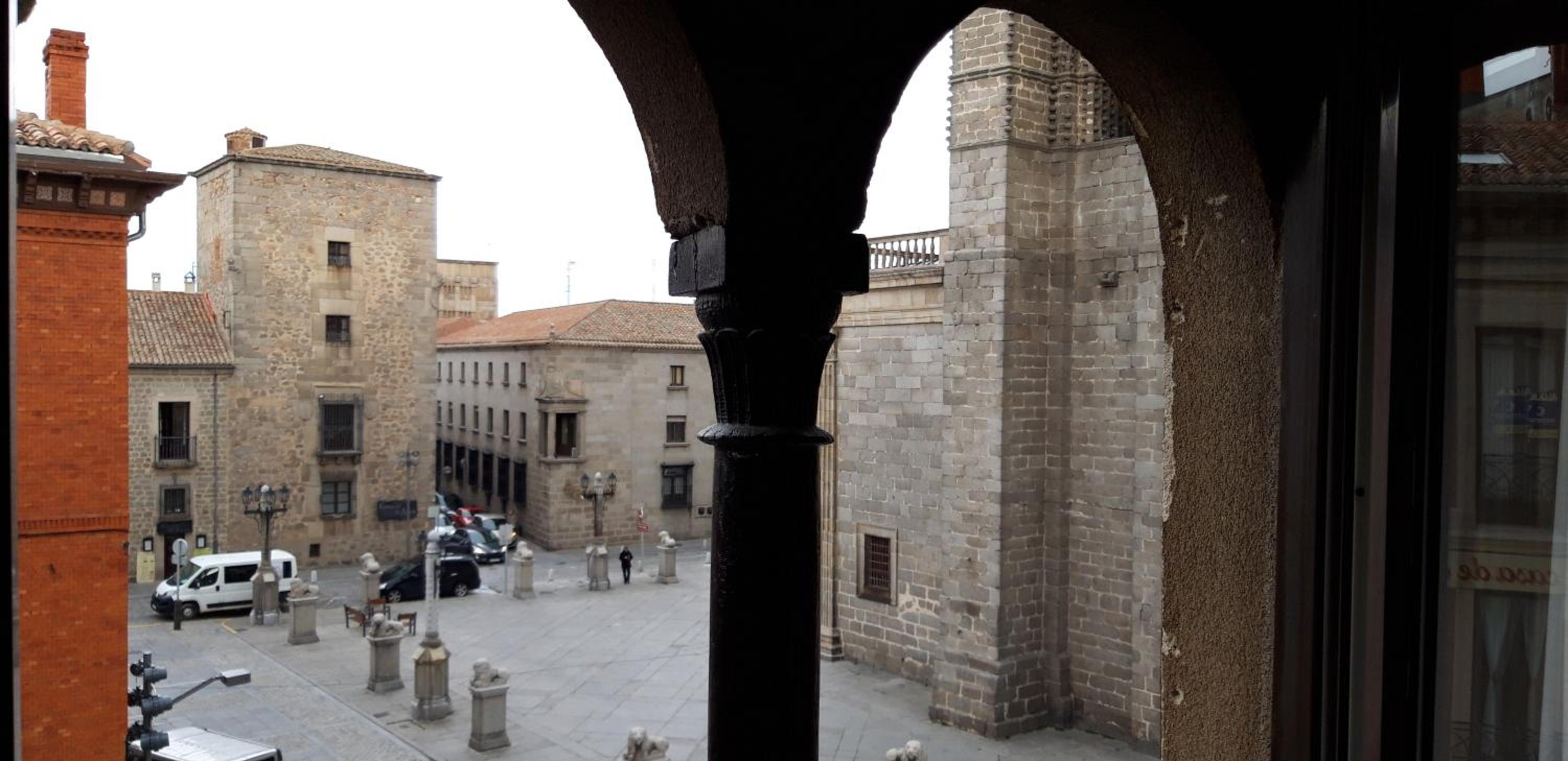 Clasic Queen Room with Cathedral View photo 3