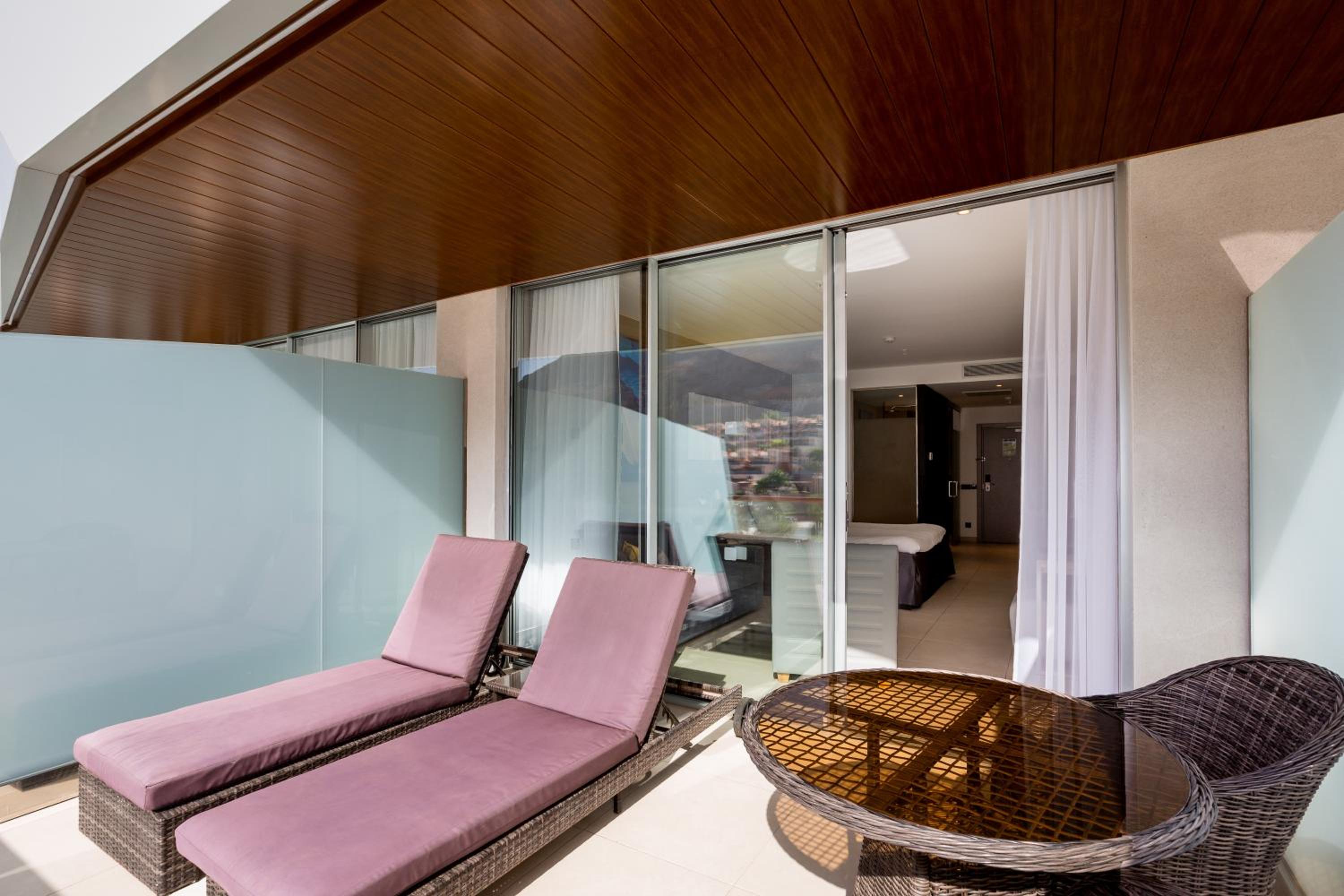 Habitación Premium con Balcón y Vista a la Piscina photo