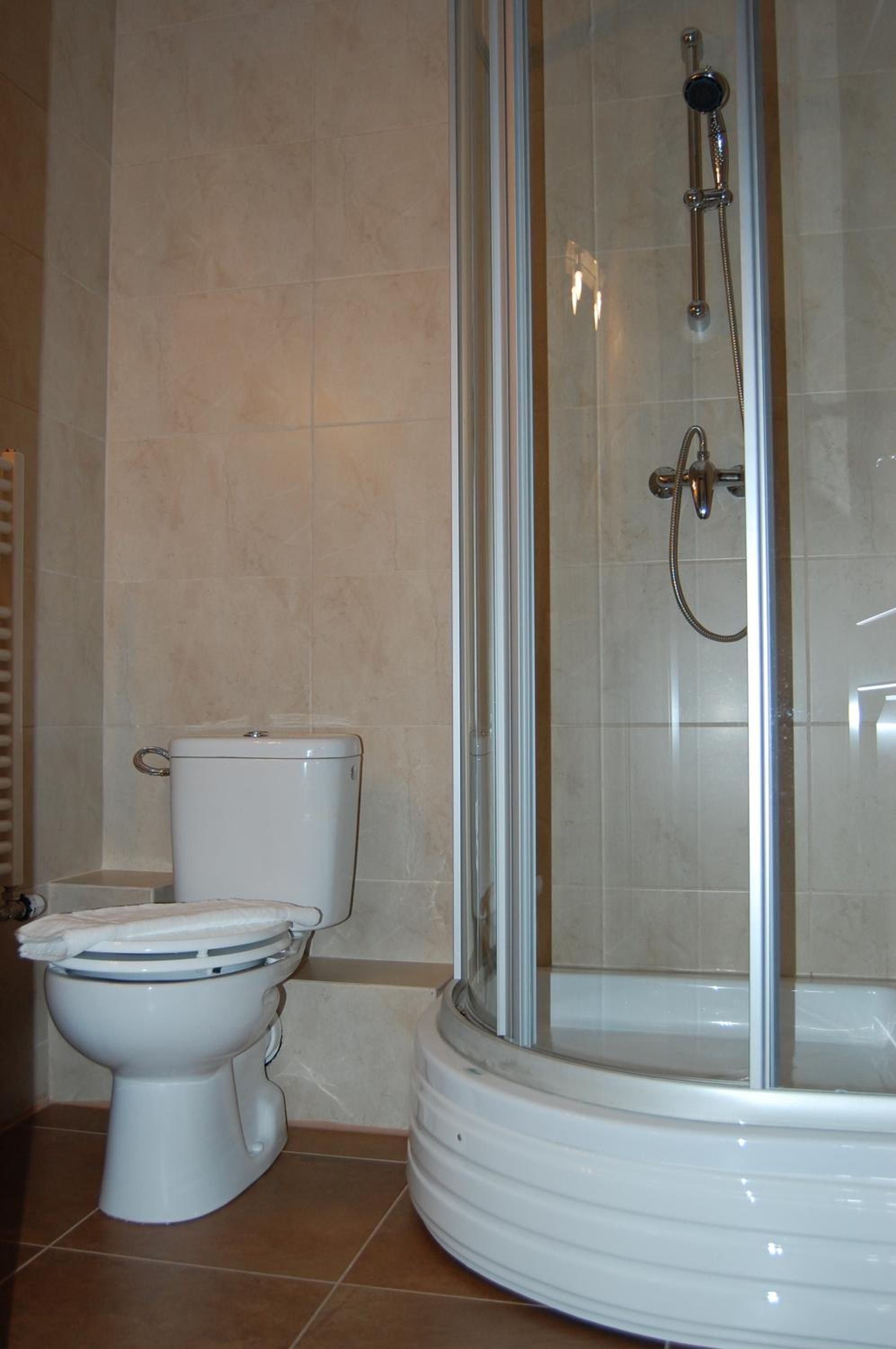 Twin Room - Photo 2