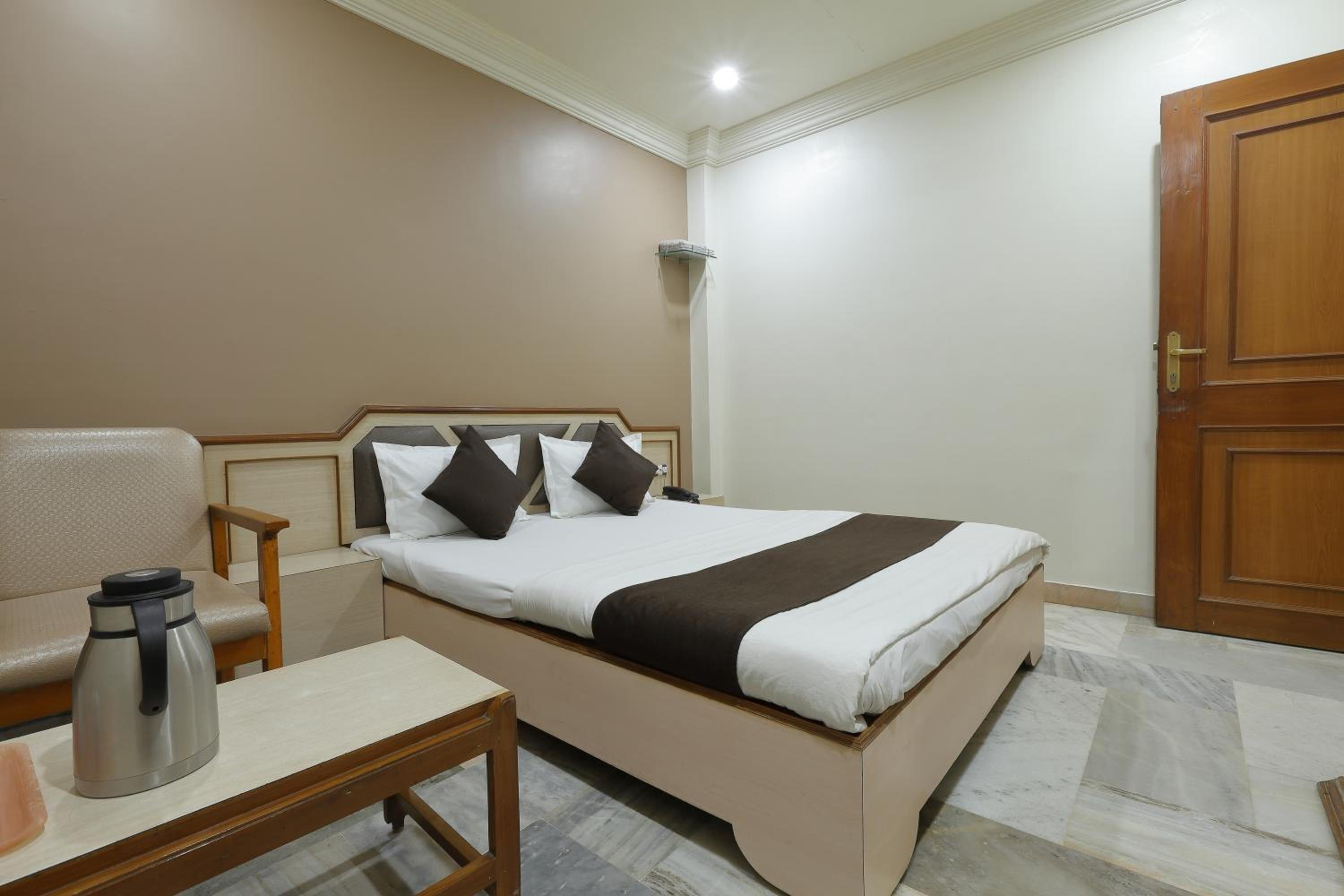 Budget Double Room photo 3