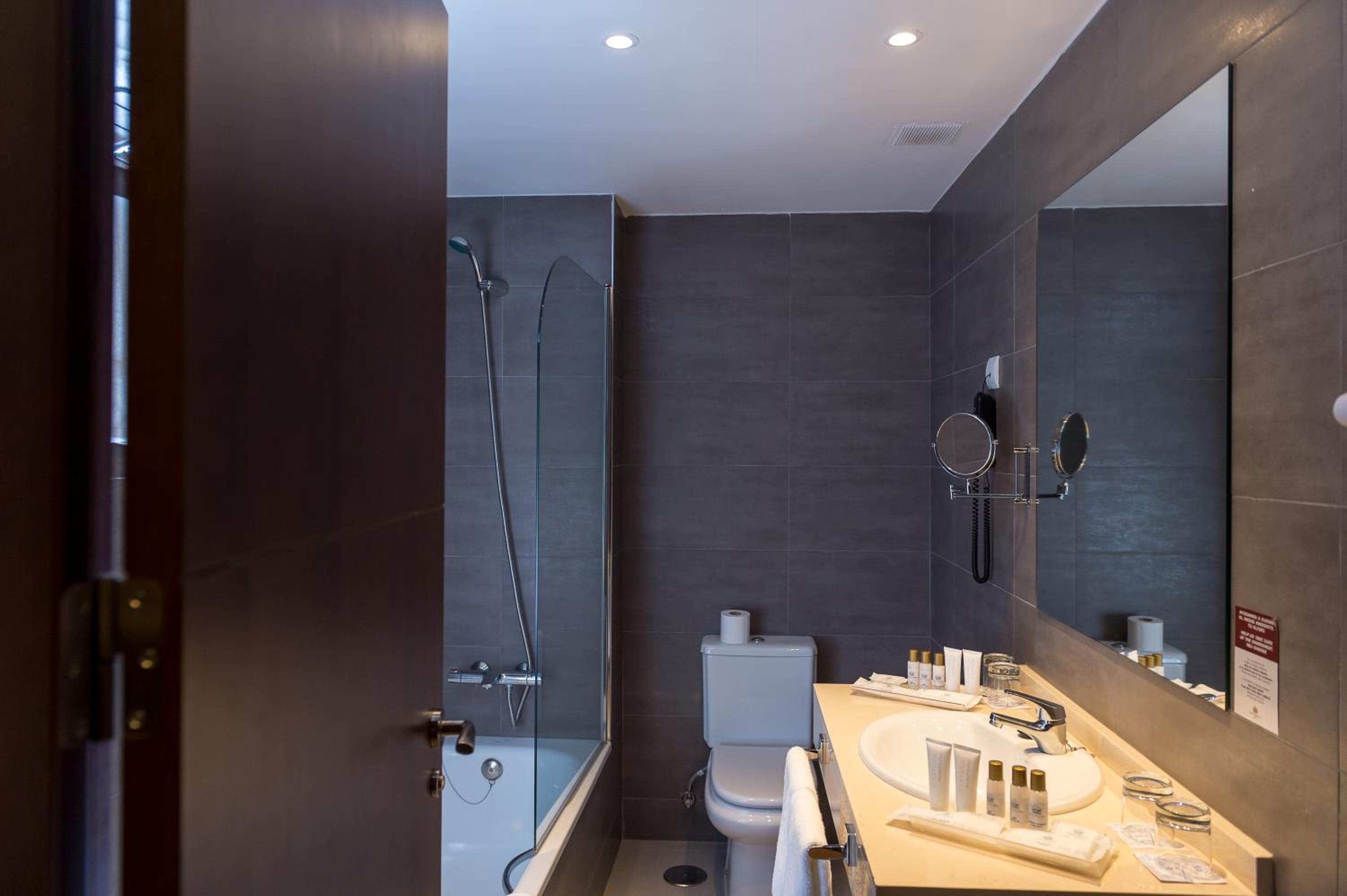 Clasic Twin Room - Photo 8