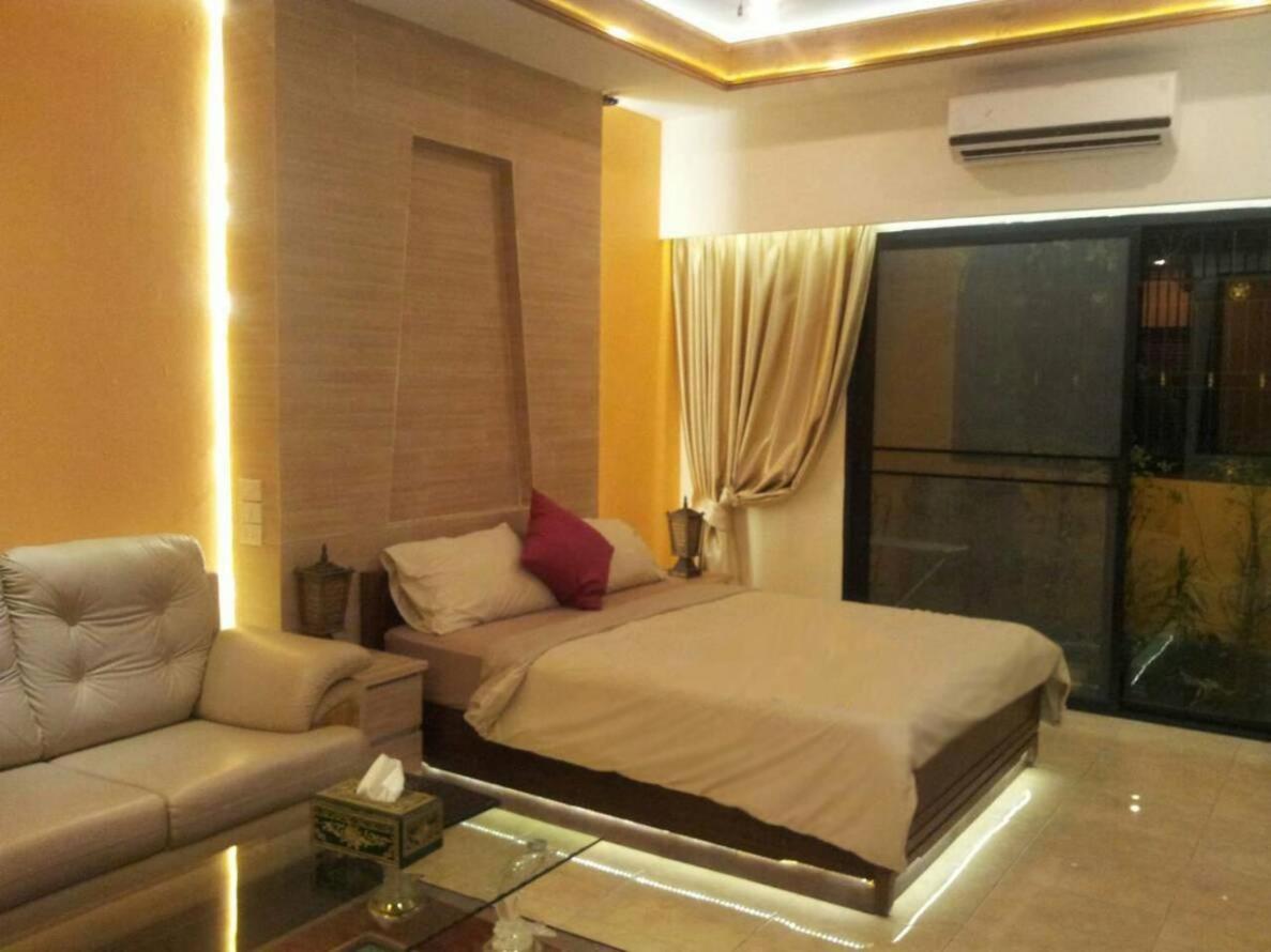 Standard King Room - Photo 8