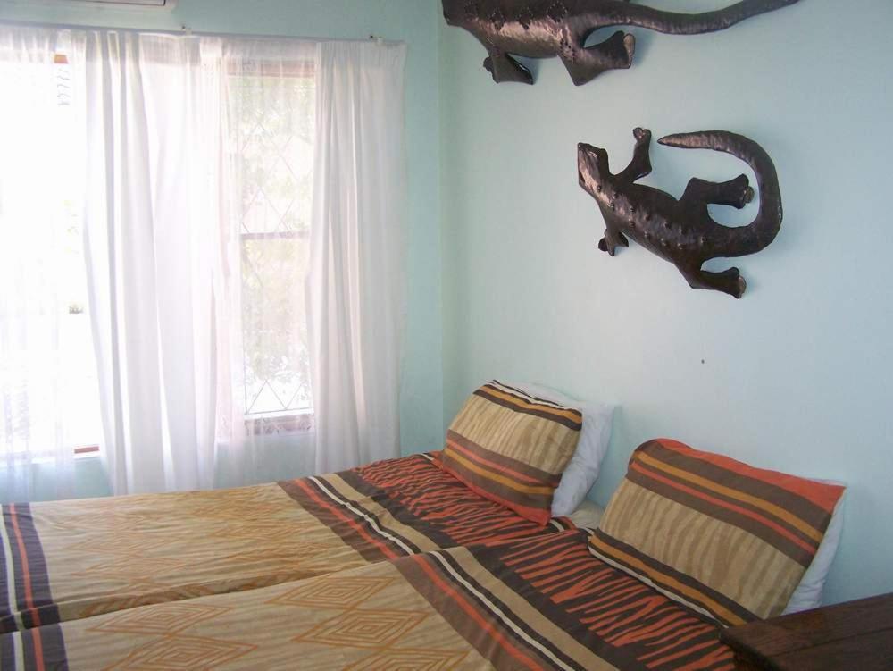Four-Bedroom House photo 3