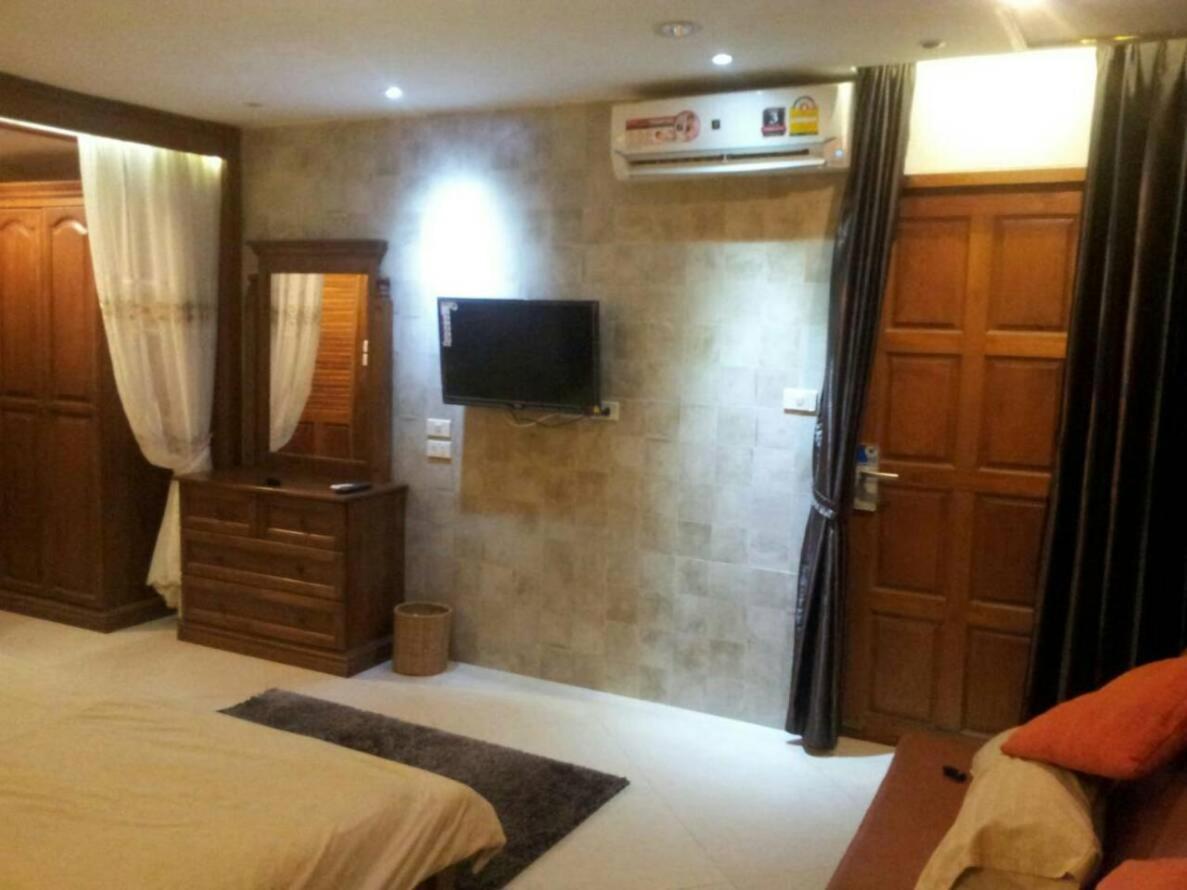 Standard King Room - Photo 2