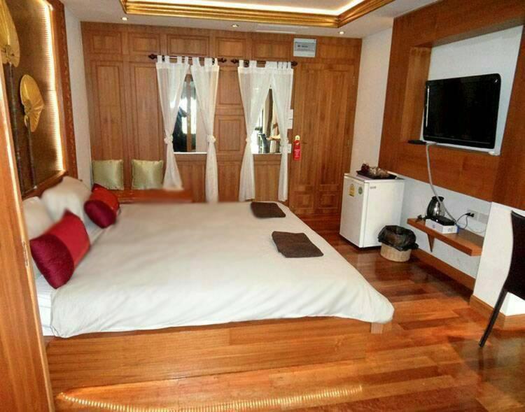 Standard Double Room - Photo 10