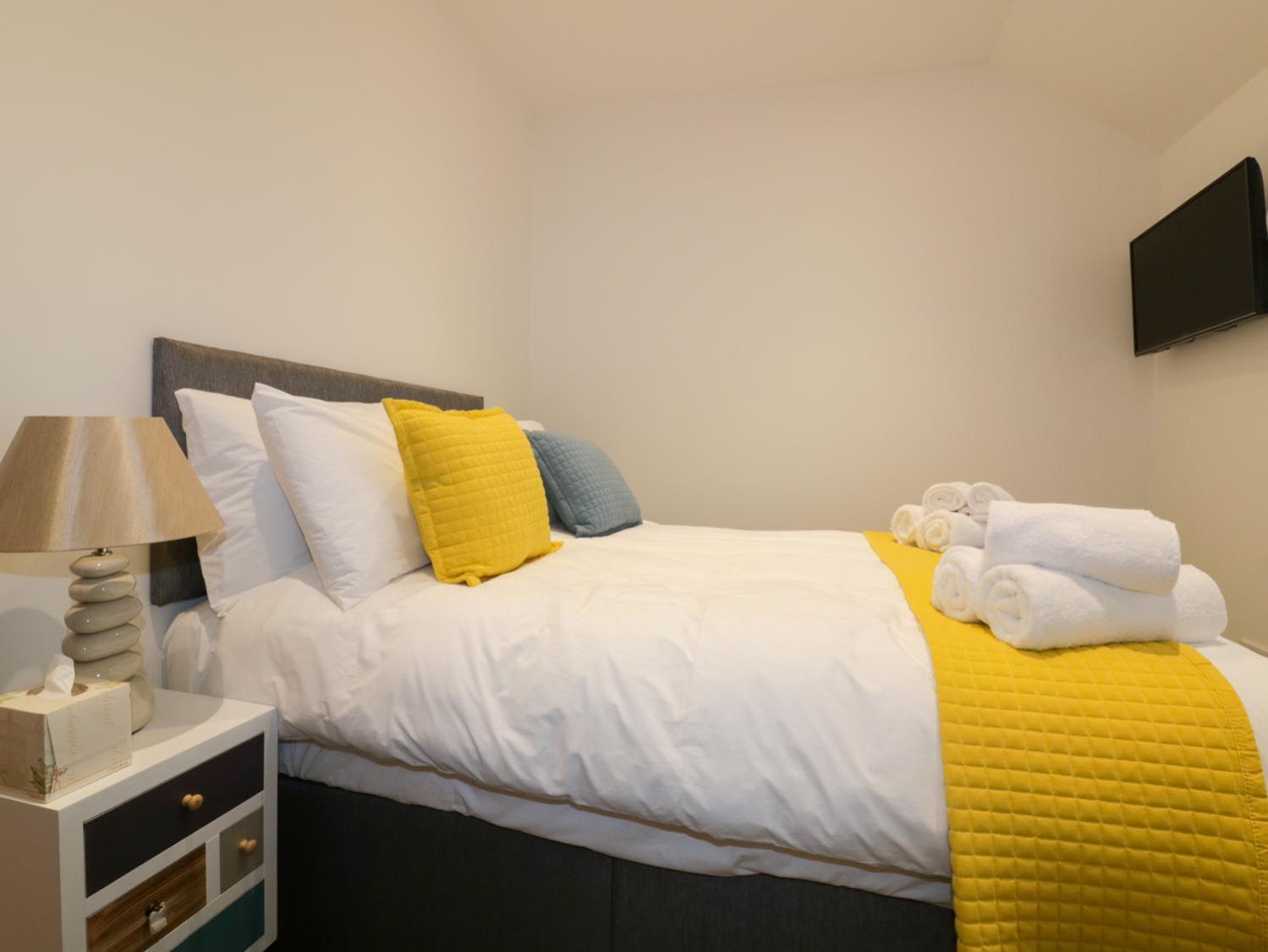 Apartment photo 3