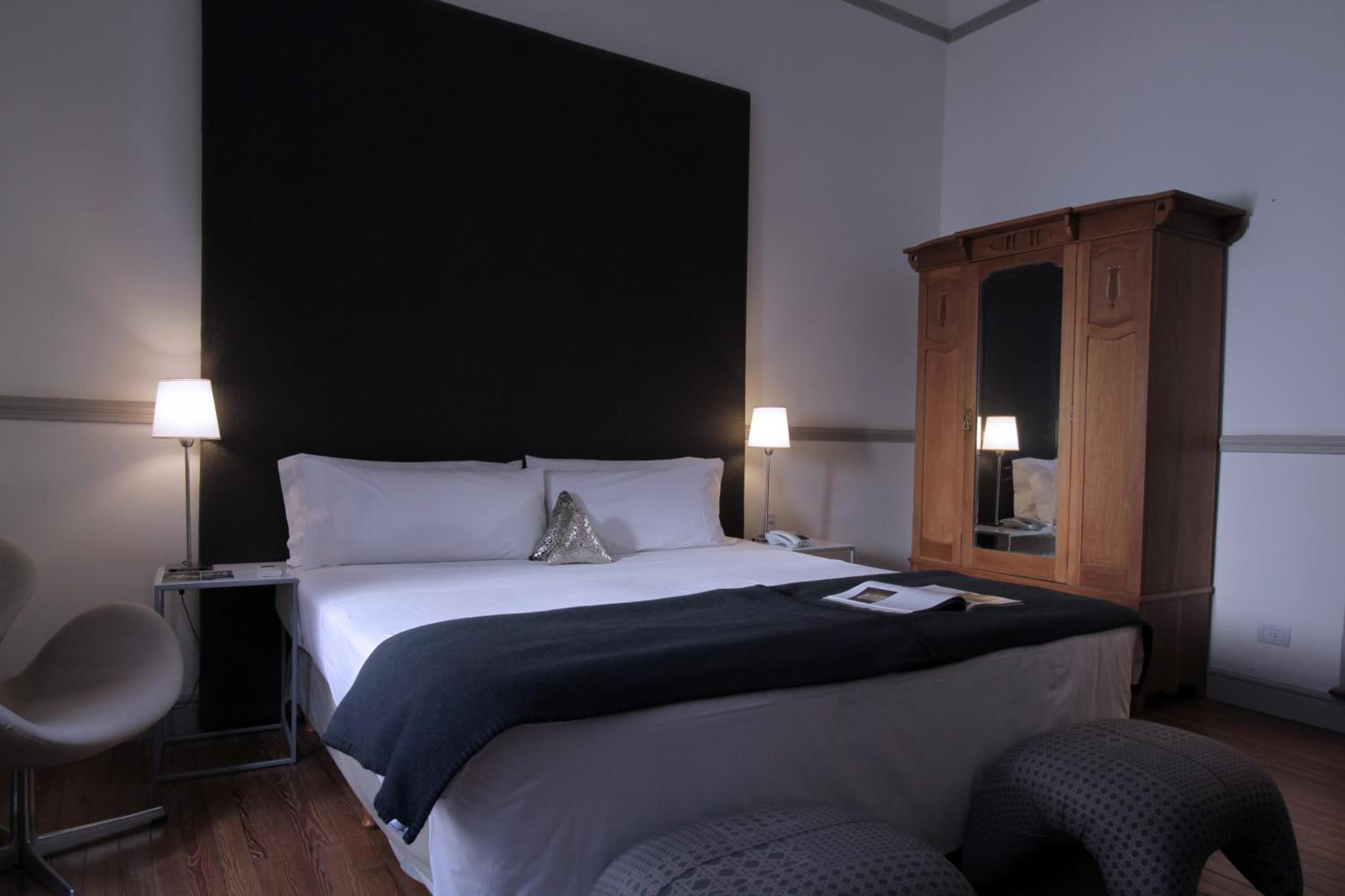One-Bedroom VIP King Suite - Non-Smoking