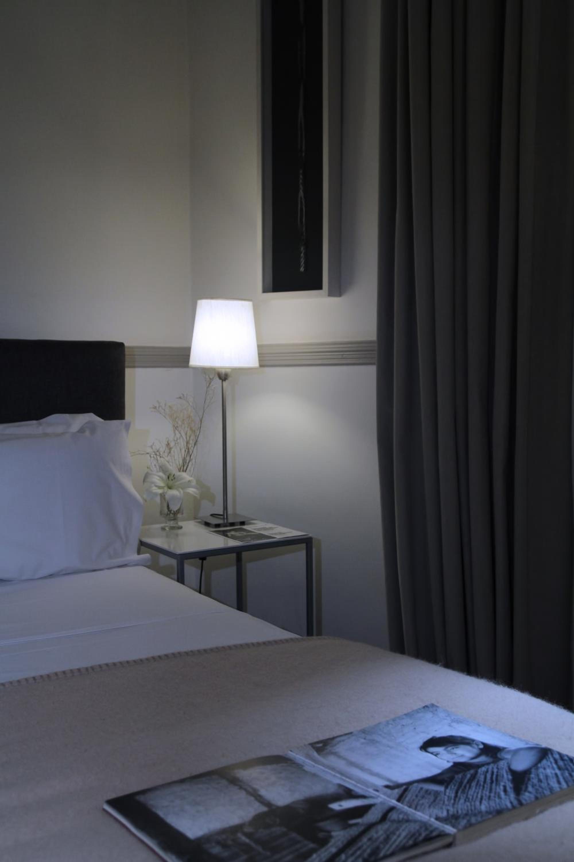 One-Bedroom VIP King Suite - Non-Smoking thumbnail 5