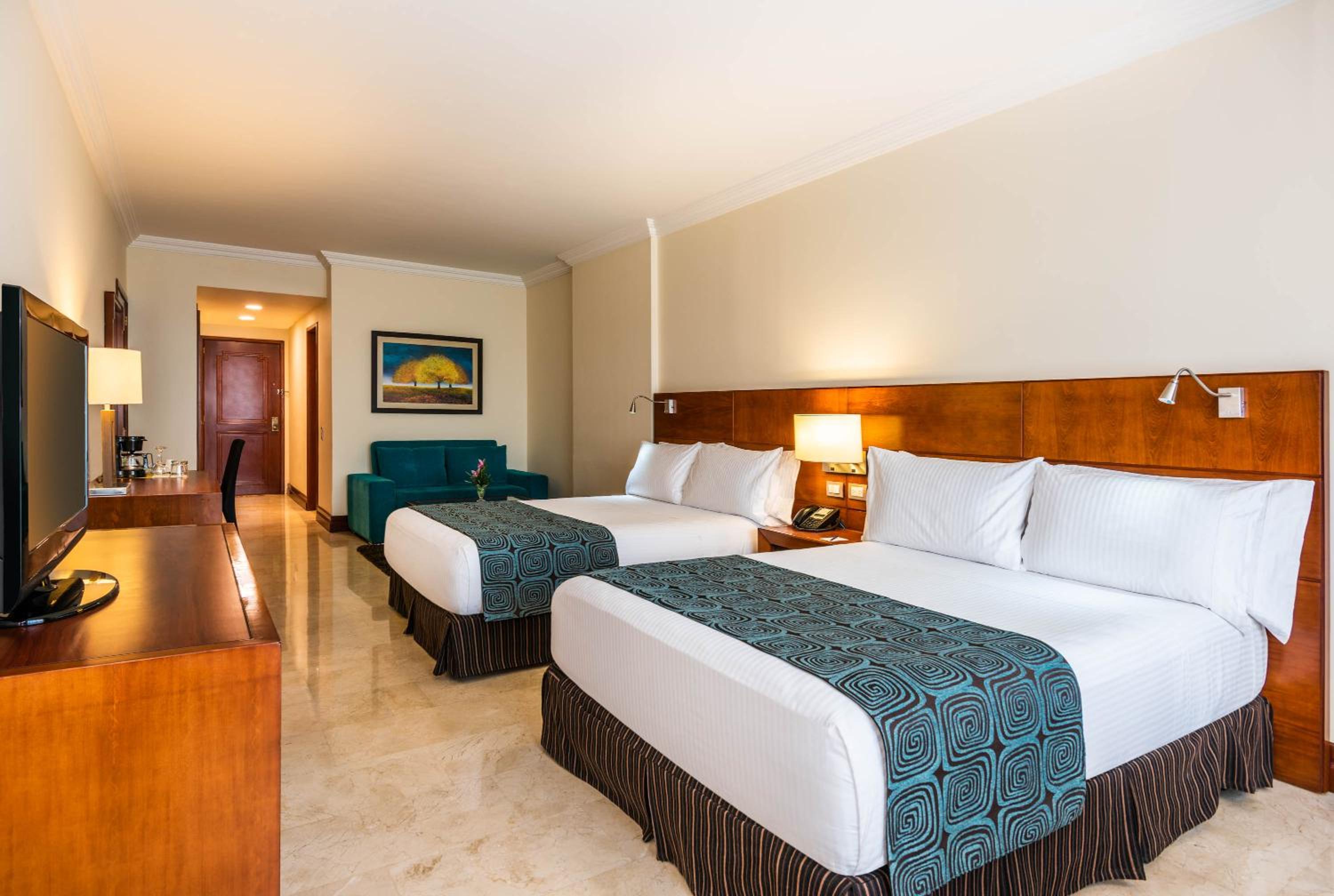 Standard Double Room with Two Double Beds - Photo 4