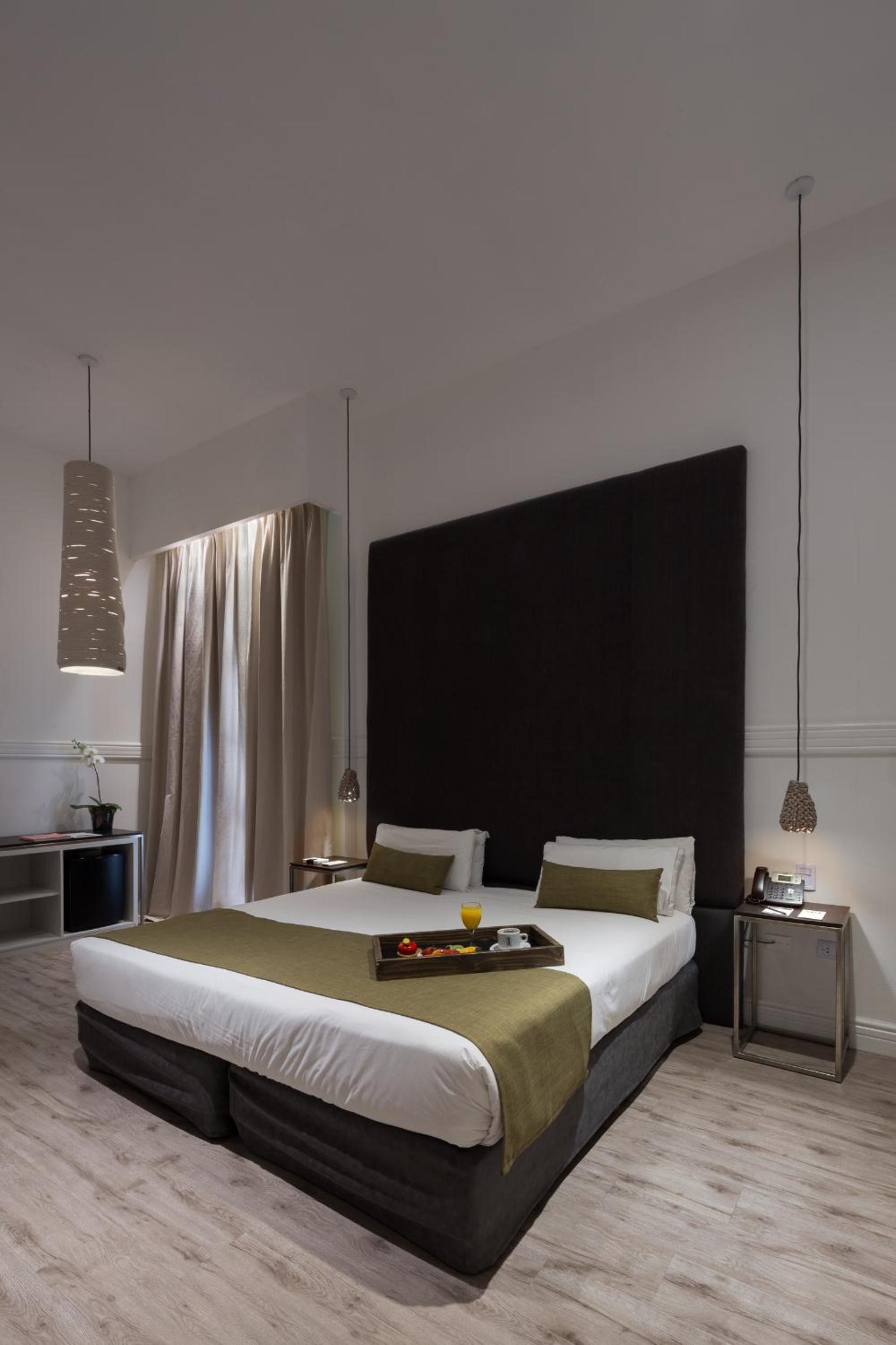 One-Bedroom VIP King Suite - Non-Smoking