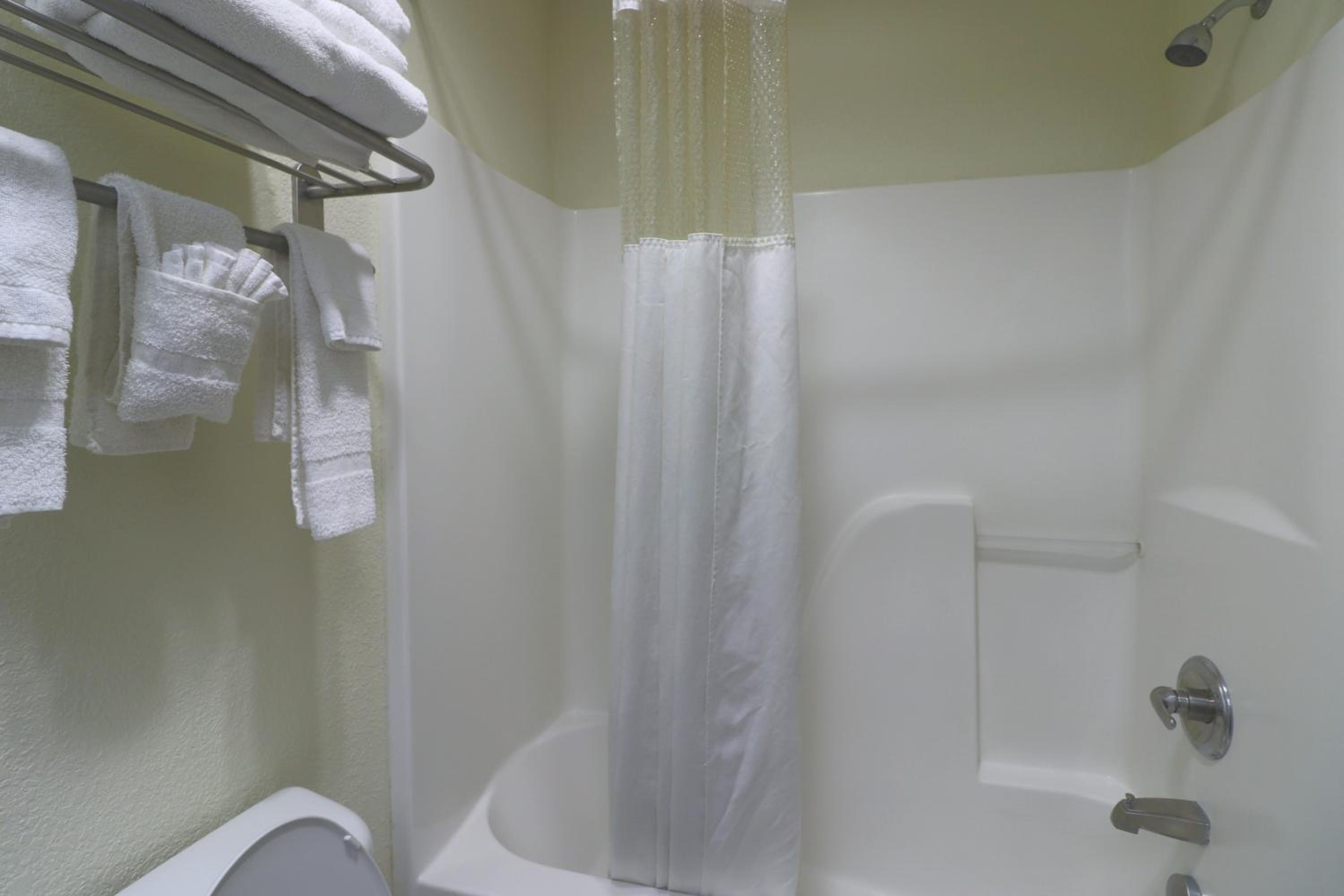 Double Room with Two Double Beds - Non-Smoking - Photo 4