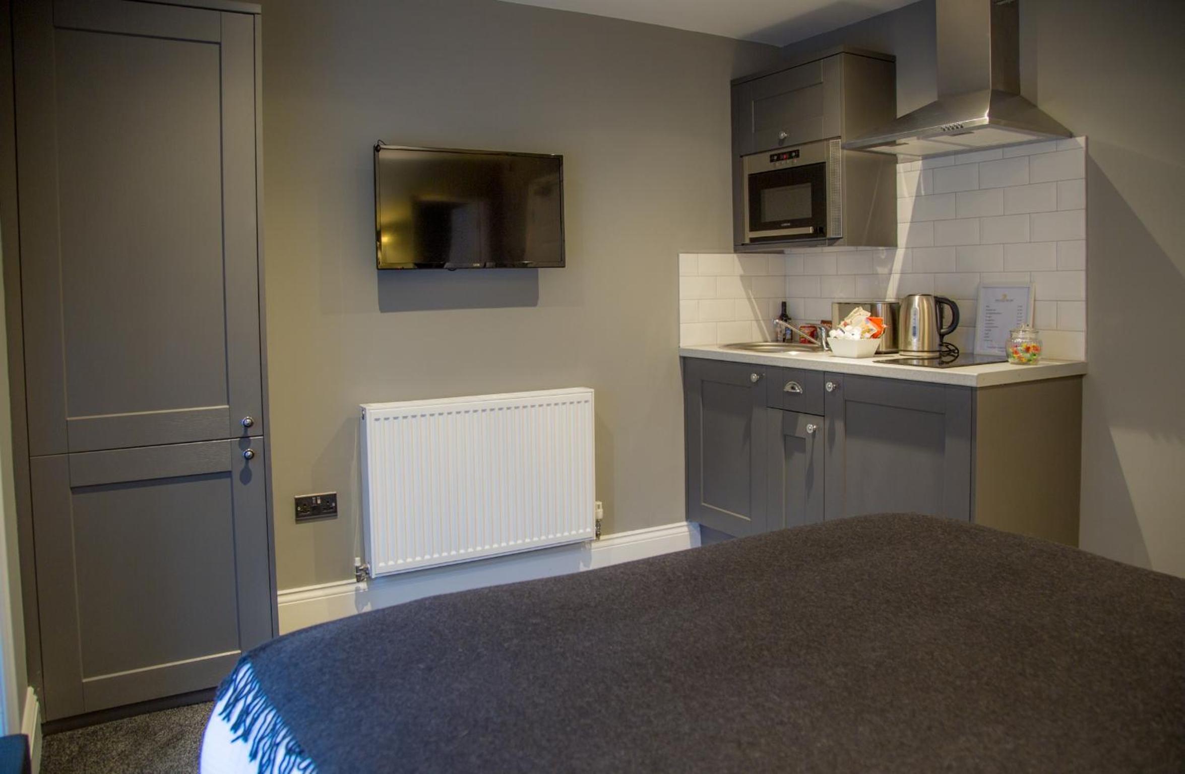 Apartment - Ground Floor - Photo 2