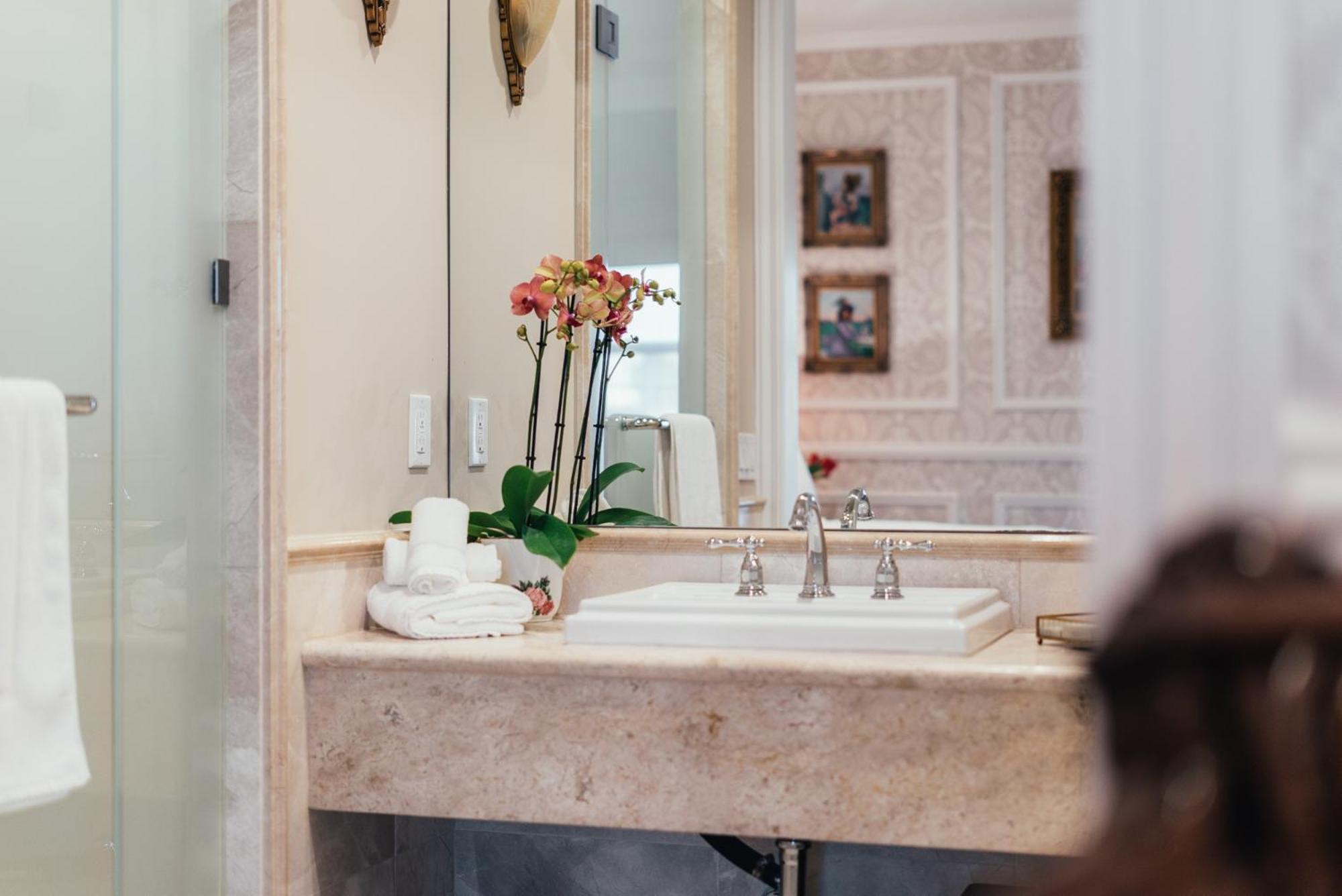 Suite with Spa Bath