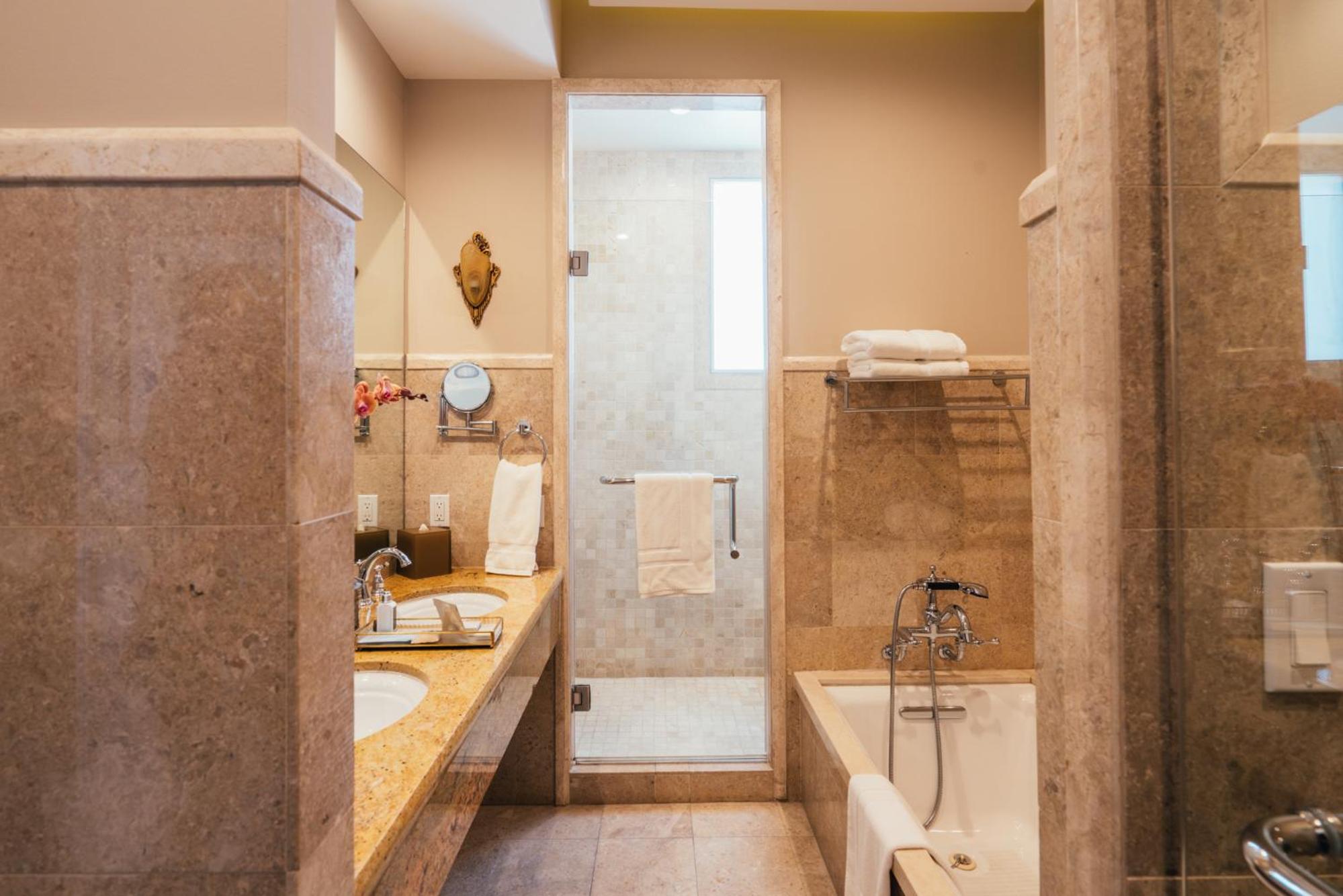 Superior King Suite