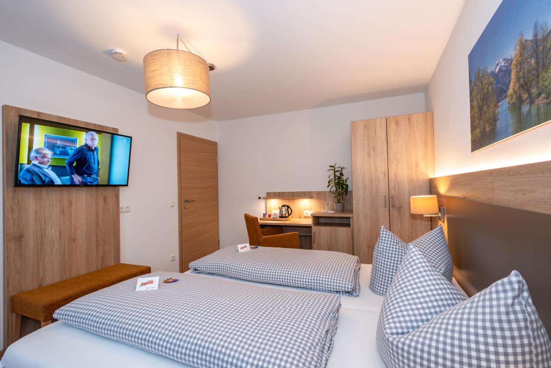 Double Room with Balcony - Photo 31