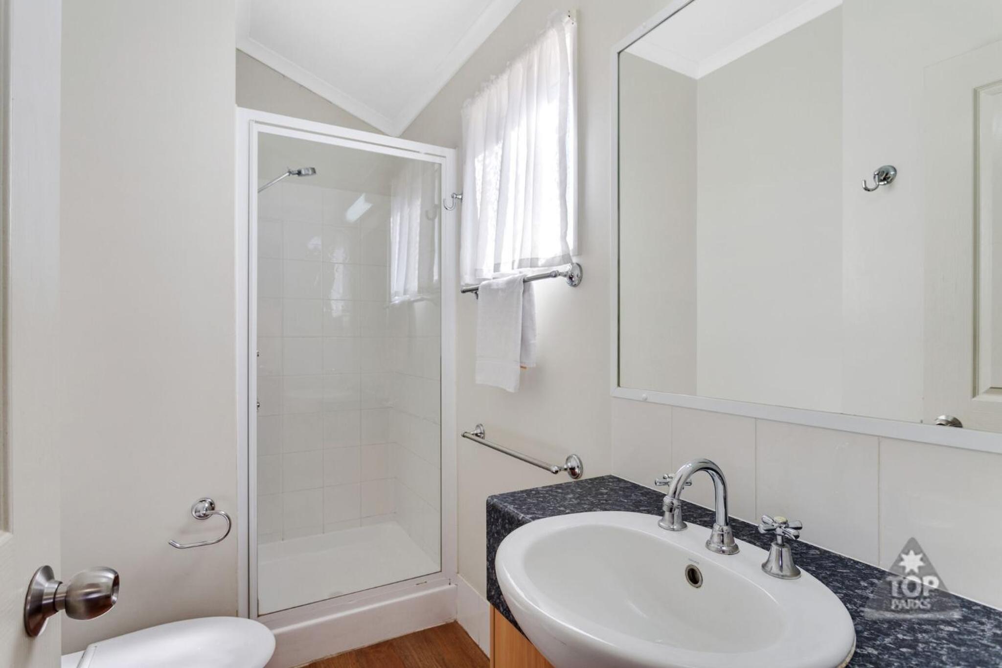 Two-Bedroom Cottage photo 2