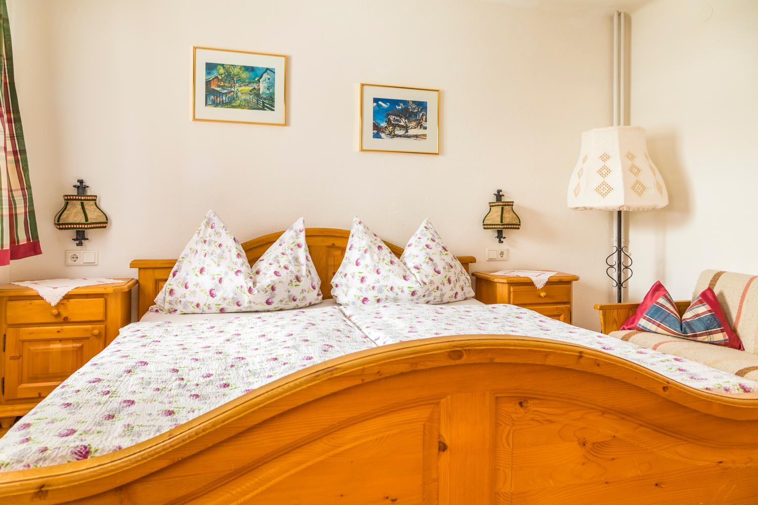 Comfort Two-Bedroom Apartment with Balcony