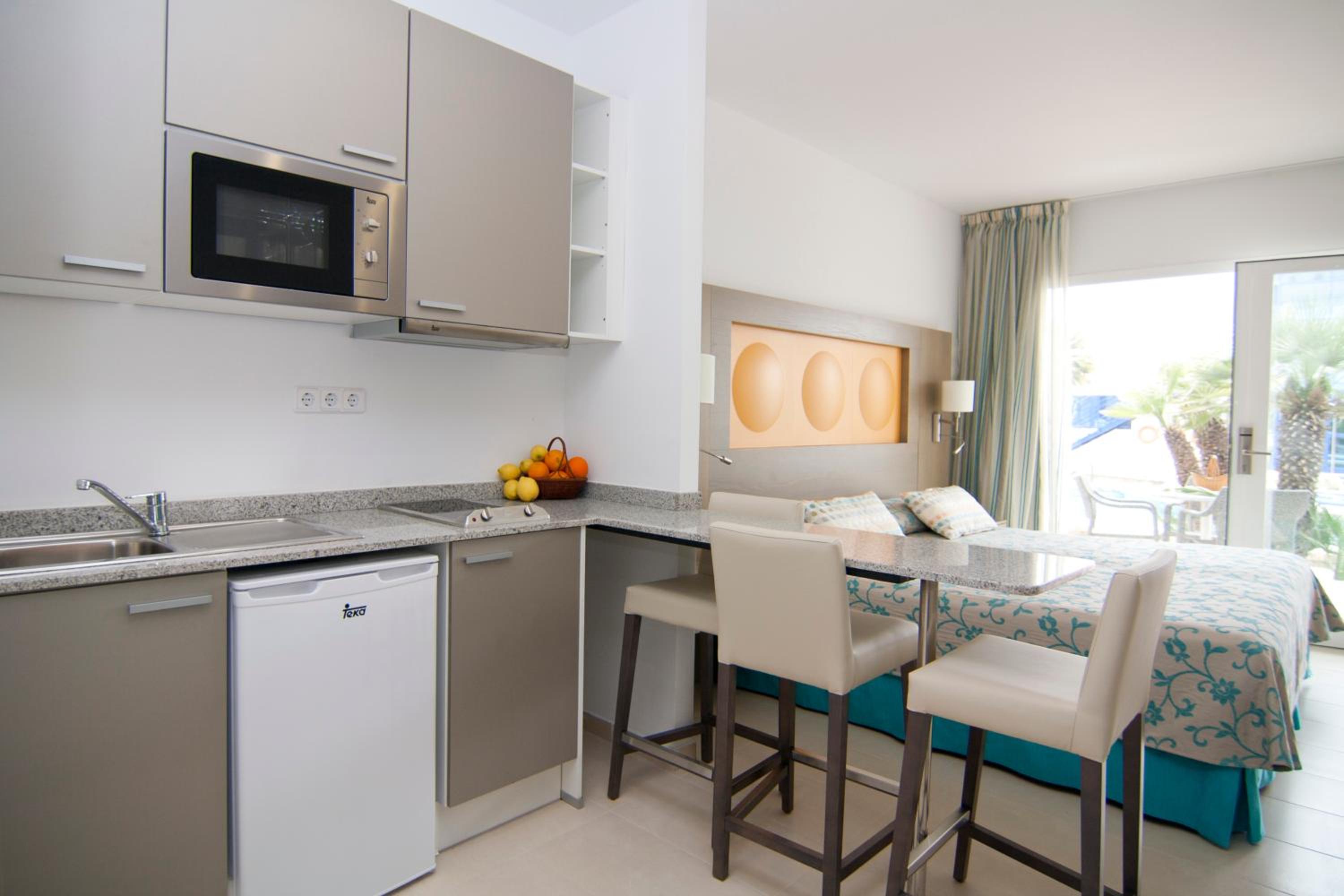 Studio (2 Adults) - Photo 2