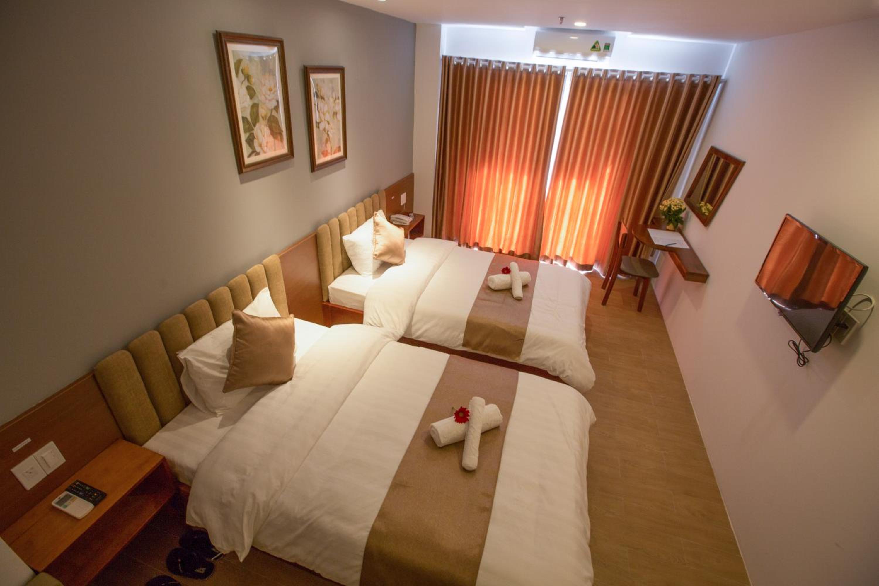 Deluxe Double or Twin Room with City View