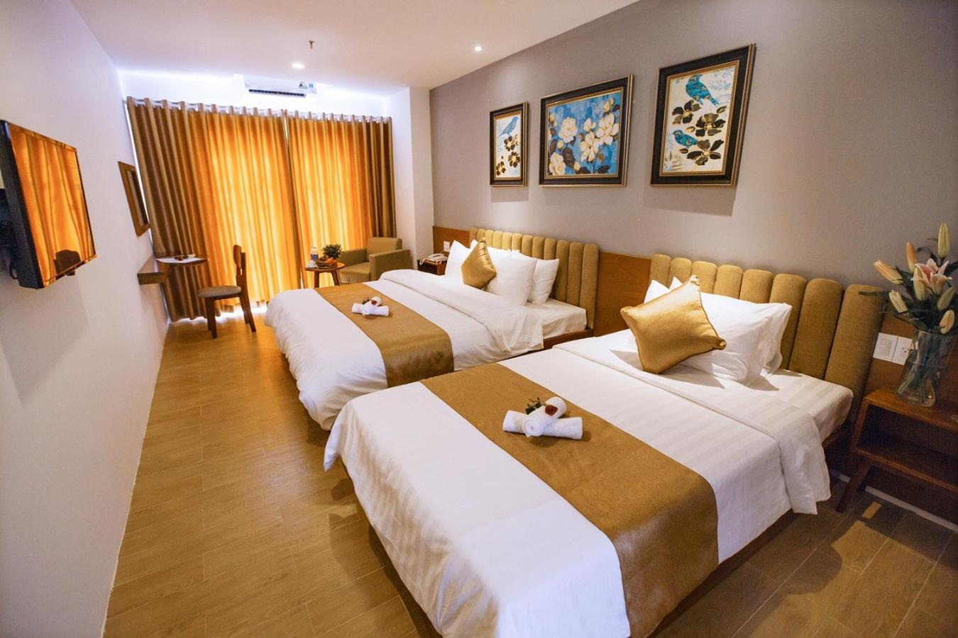 Deluxe Family Room