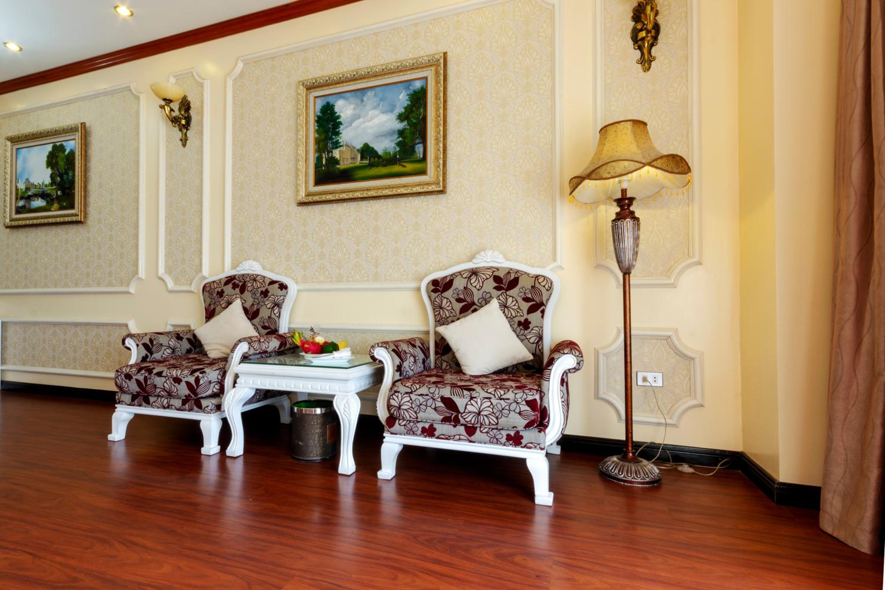 King Suite with Spa Bath photo 3