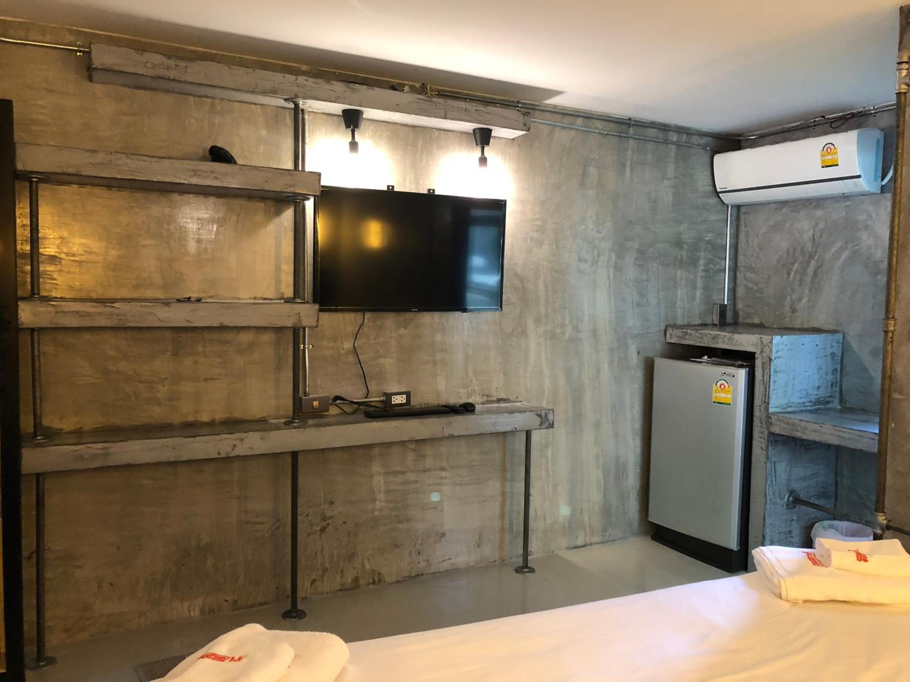Budget Double Room photo 3