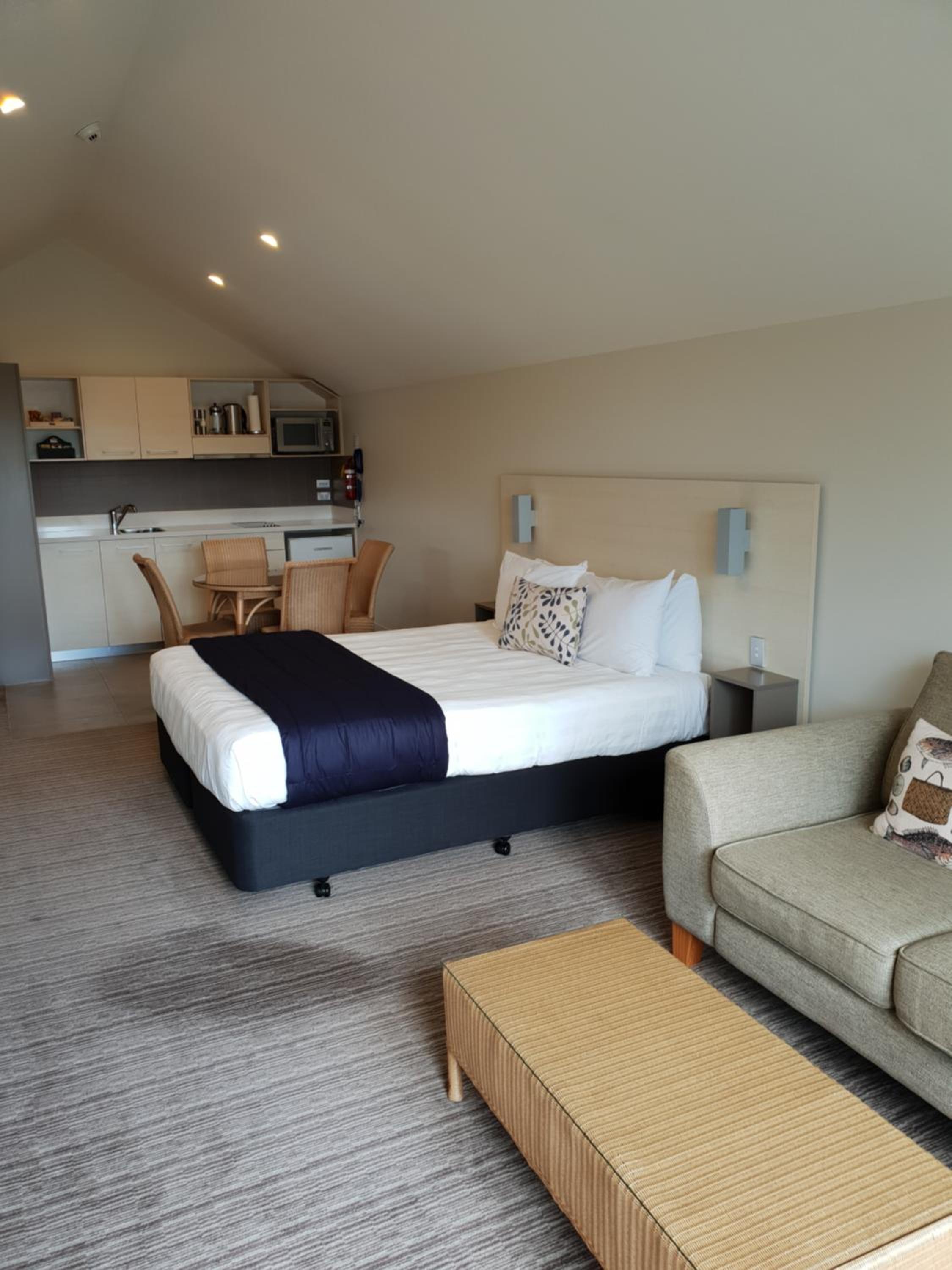 Apartment 16 - Village View Studio - Photo 2