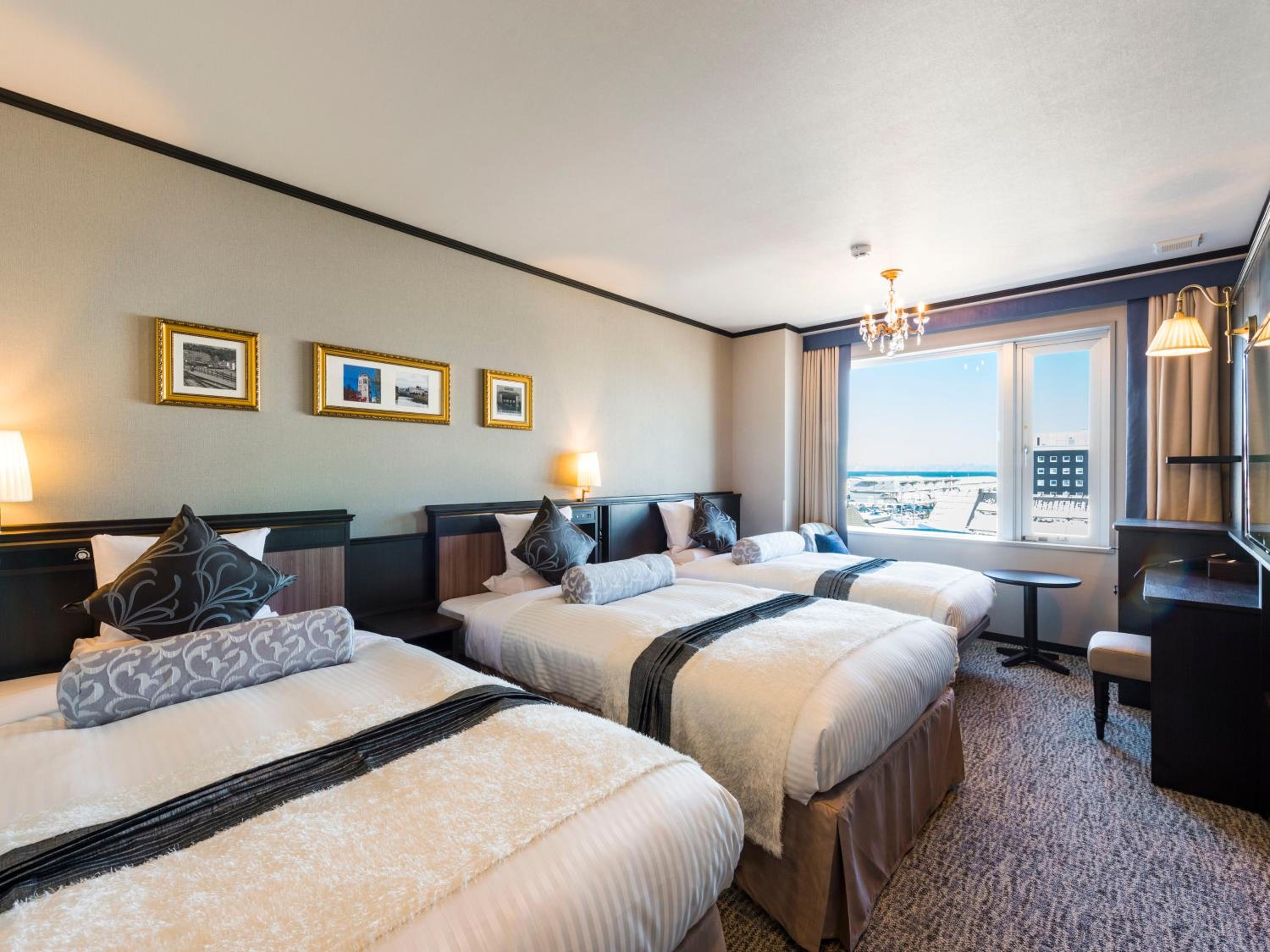 Superior Twin Room with River View Main Building - Non-Smoking photo 3
