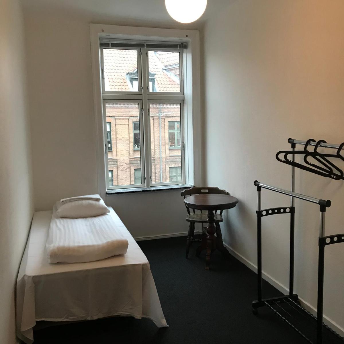 Single Room with Shared Shower and Toilet