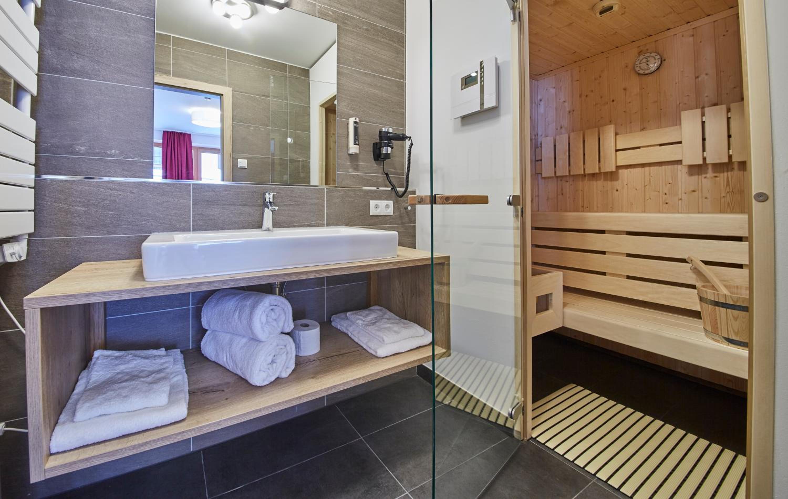Two-Bedroom Apartment with Sauna - Photo 20