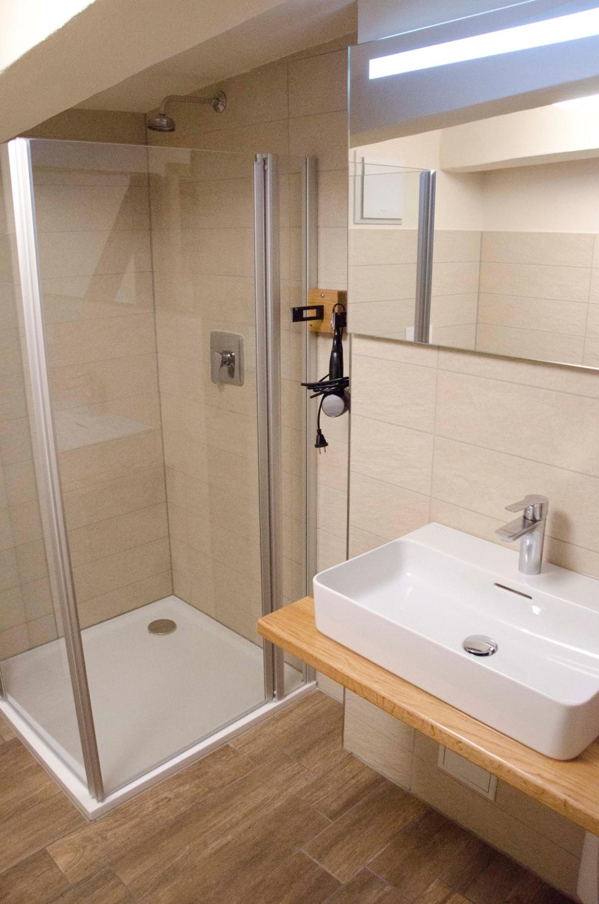Double Room with Private Bathroom photo 2