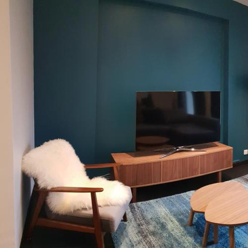 One-Bedroom Apartment photo 1