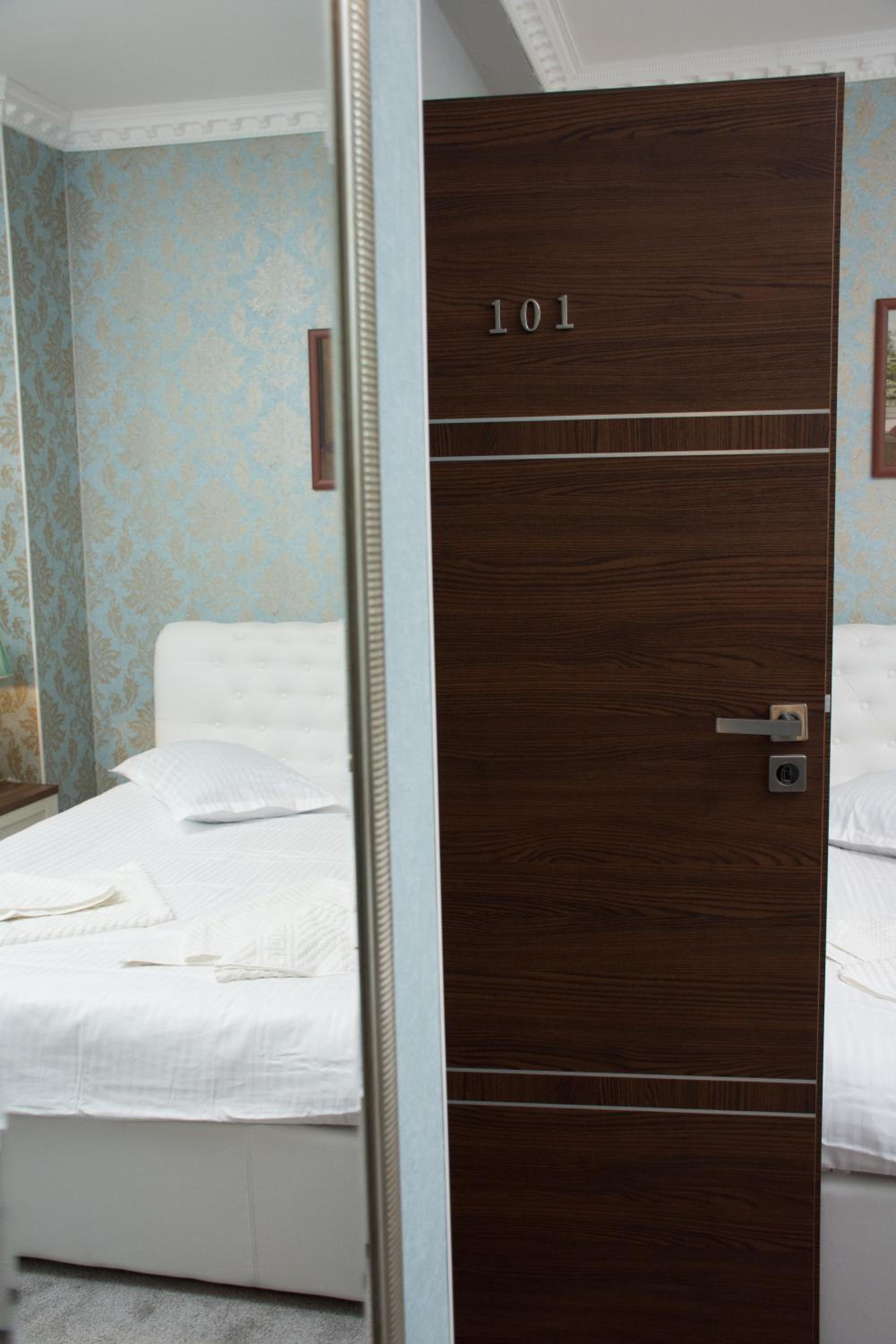 Luxury Triple Room - Photo 8