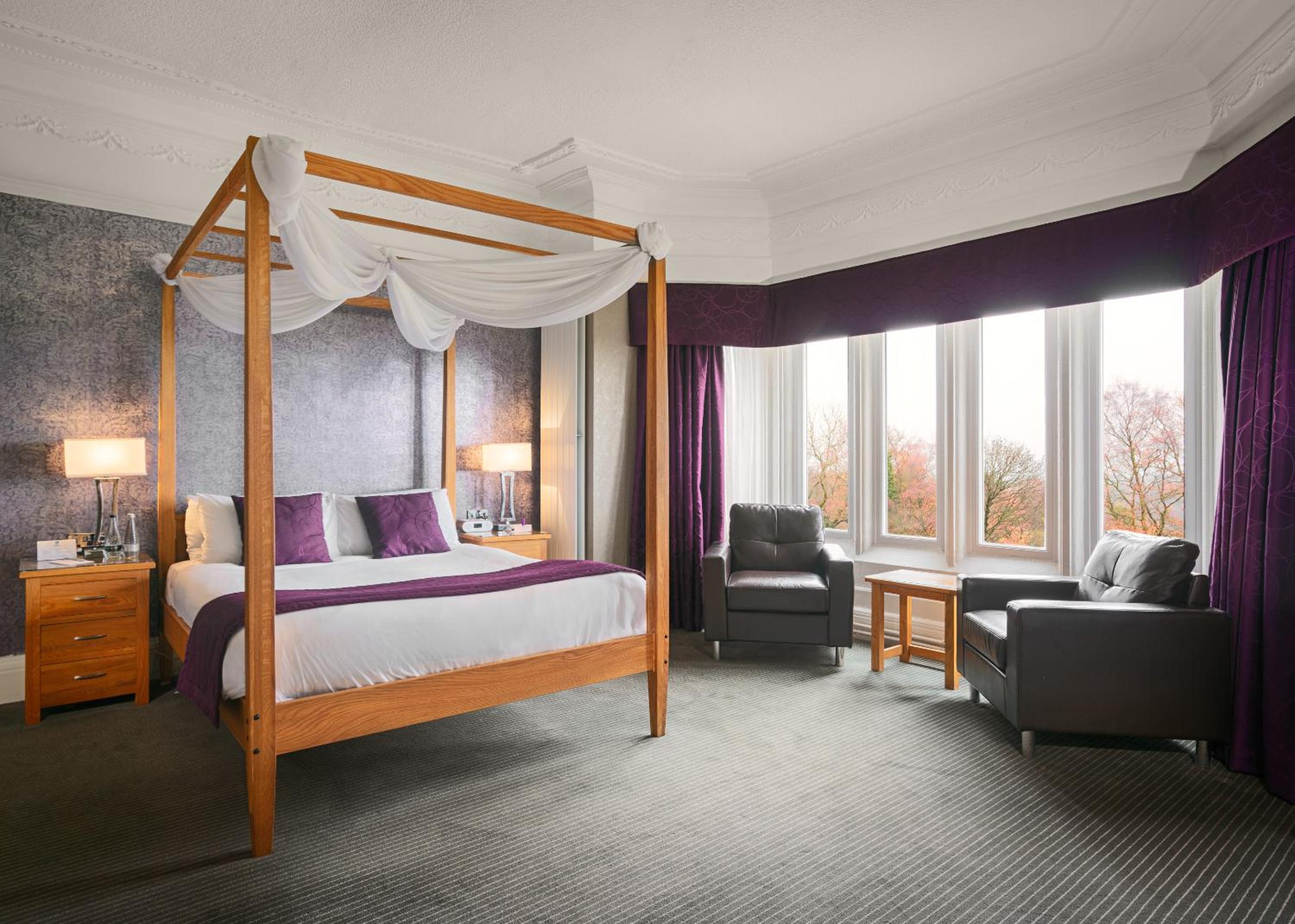 Suite with Four Poster Bed