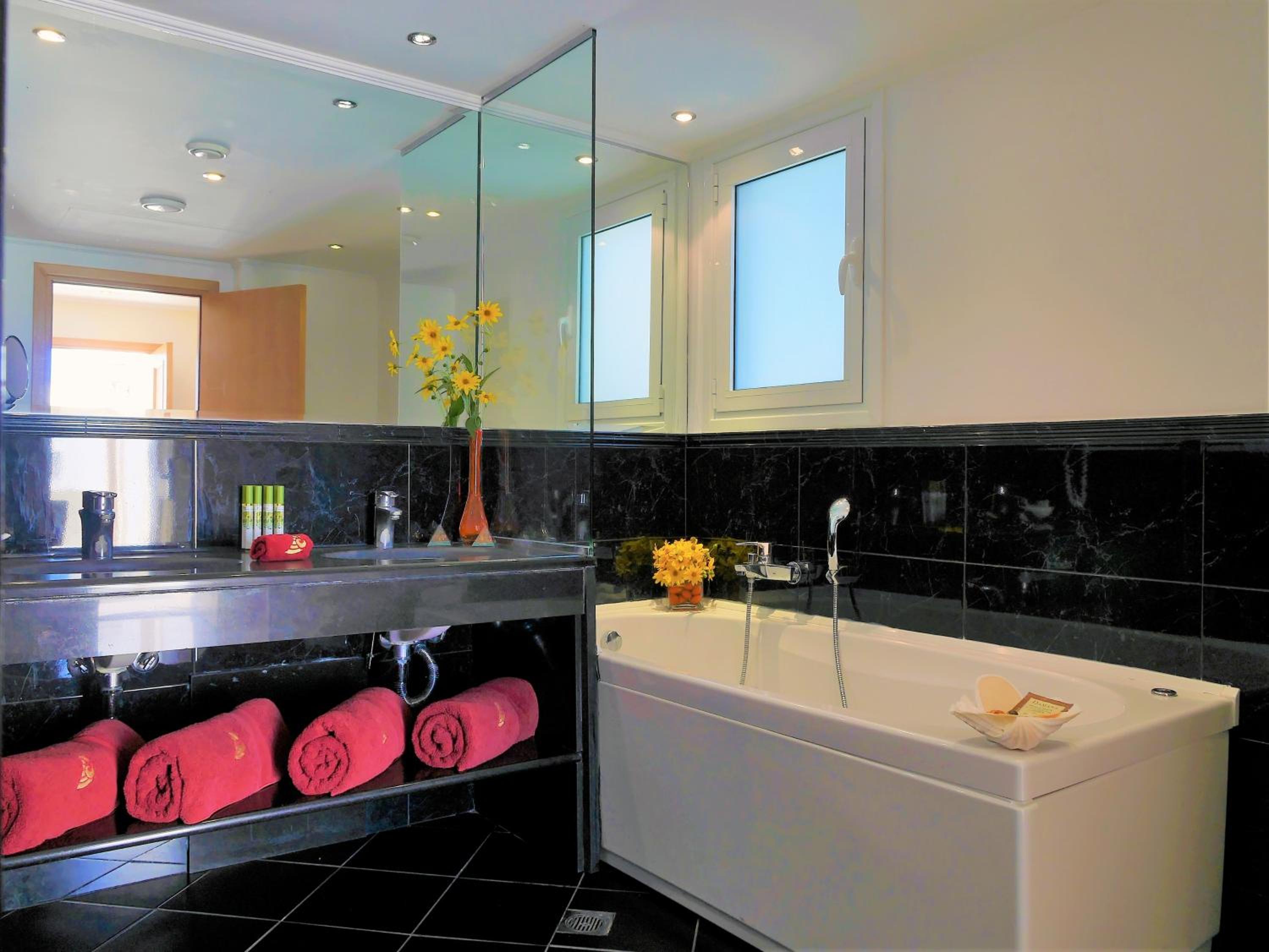 Exclusive One-Bedroom Suite Sea View - Photo 3