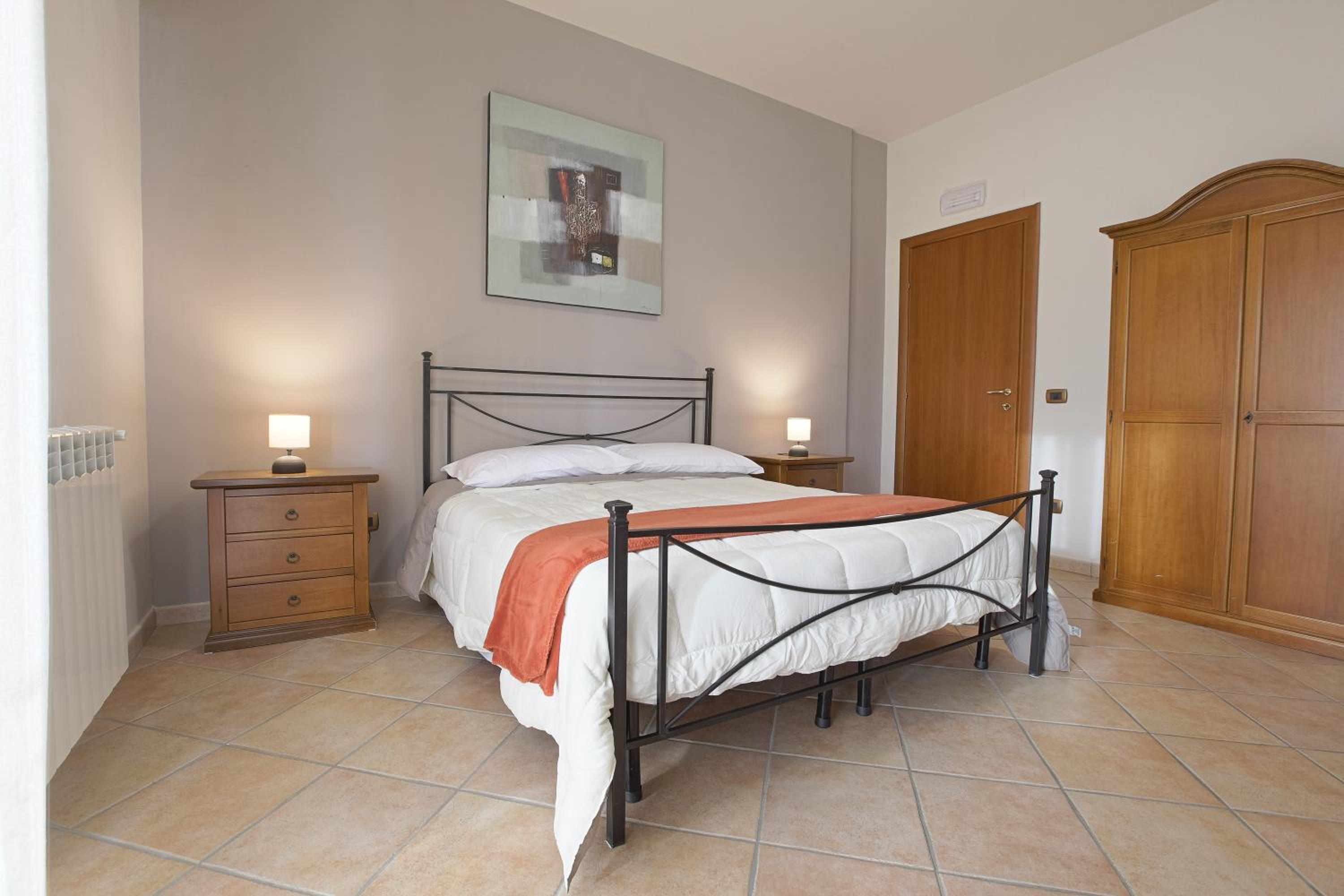 Deluxe Double Room with Balcony photo 3