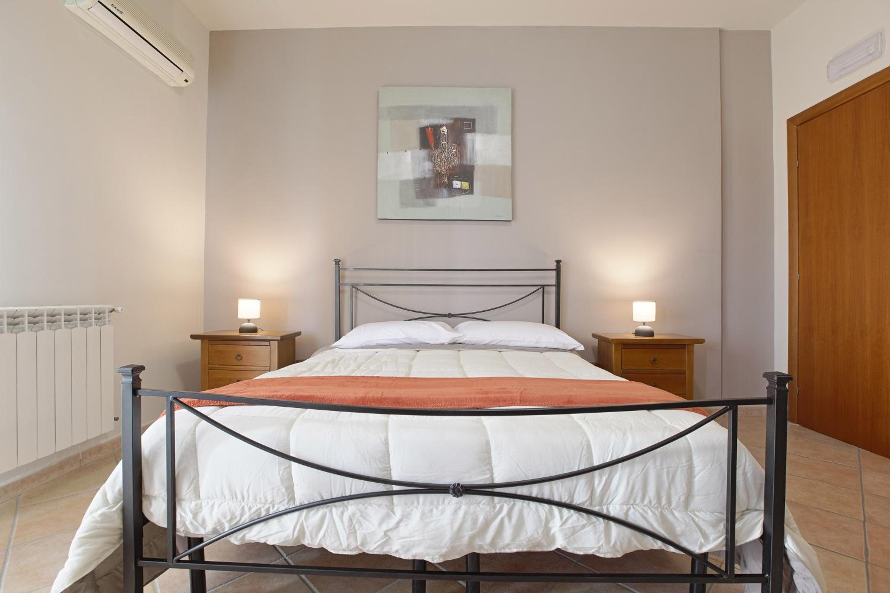 Deluxe Double Room with Balcony photo 1