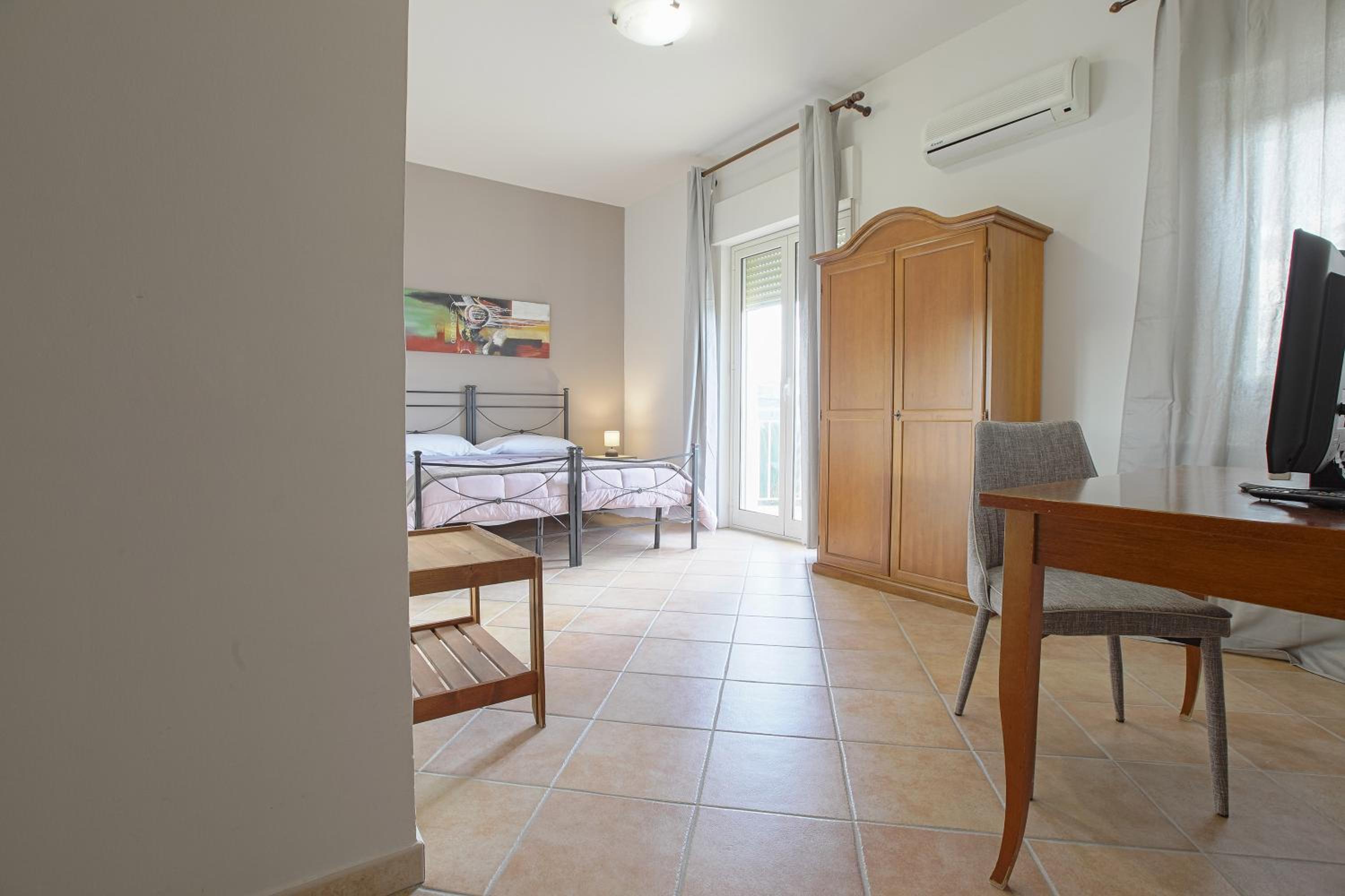 Deluxe Double Room with Balcony photo 1